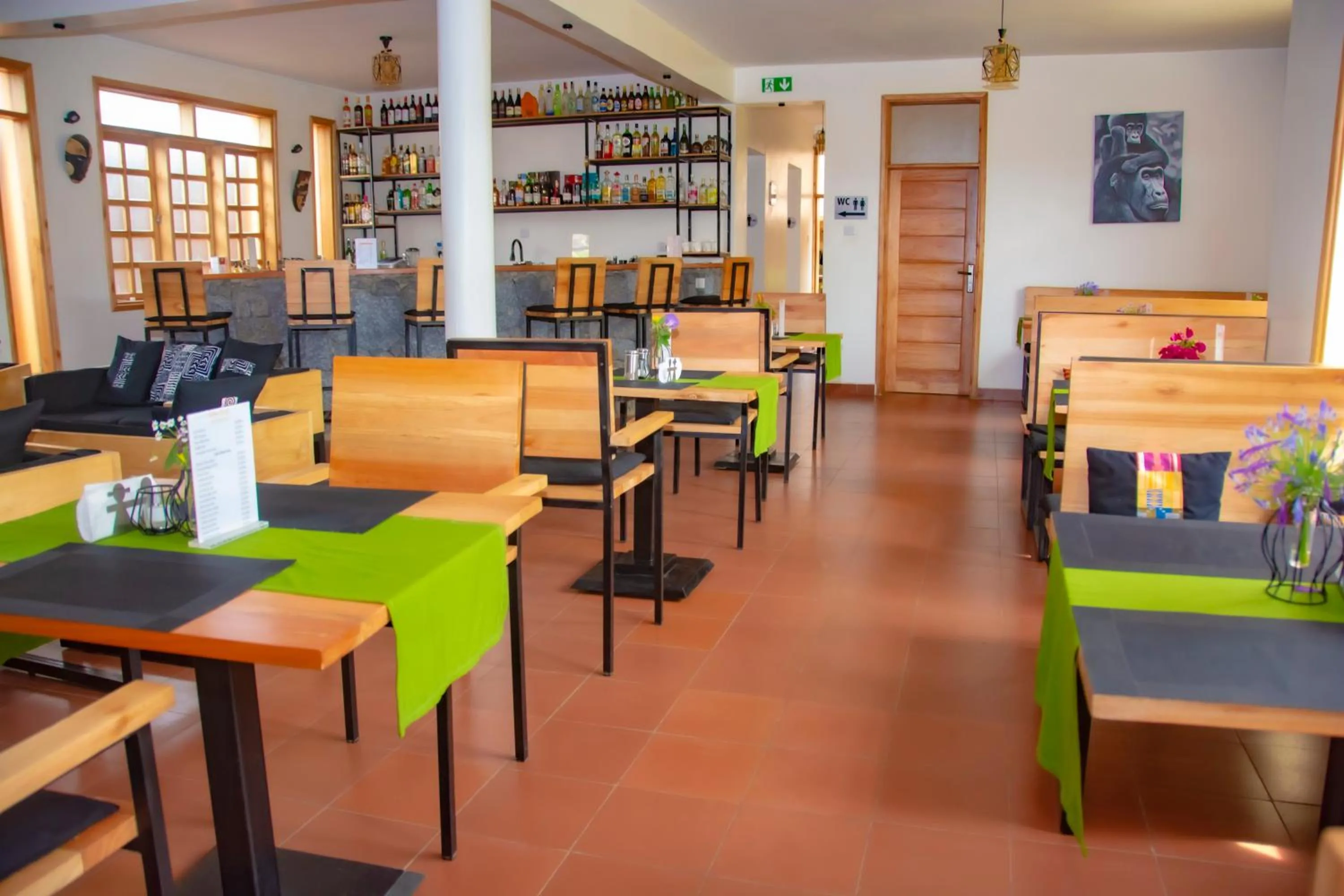Restaurant/places to eat in Coffee Pot Hotel
