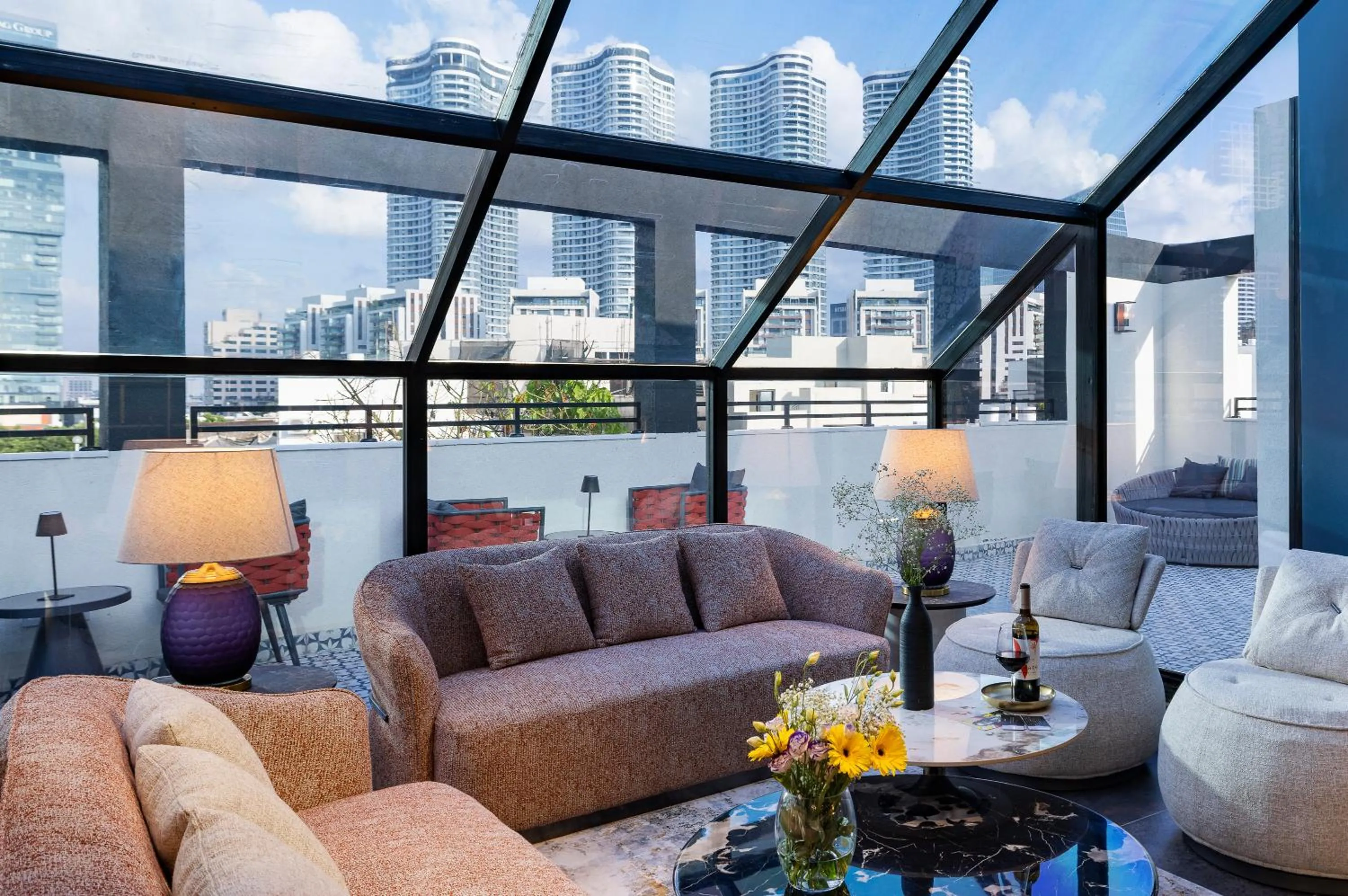 Iconic Hotel - by Echo Hotels