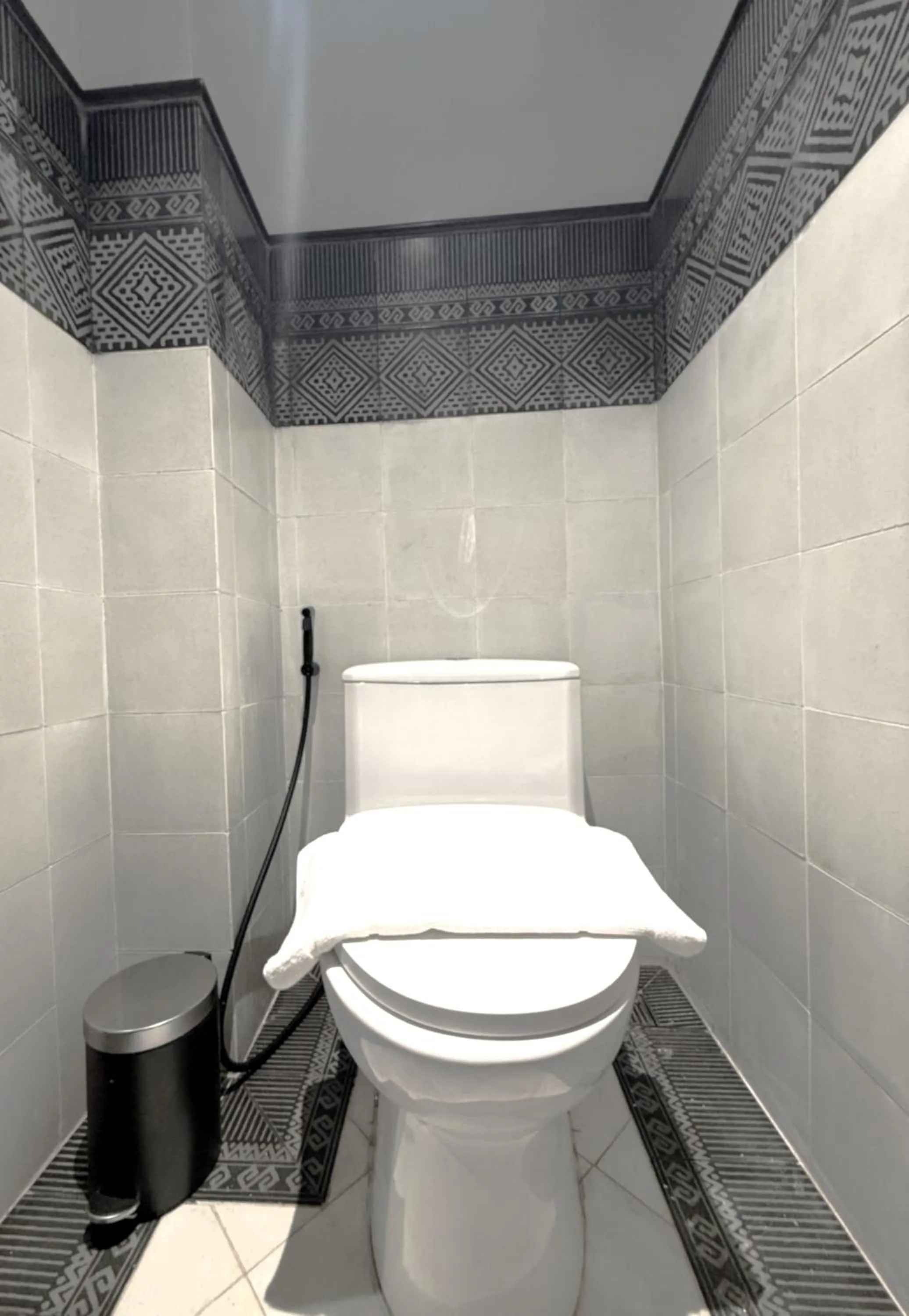 Toilet in Sengphachanh Heritage Boutique