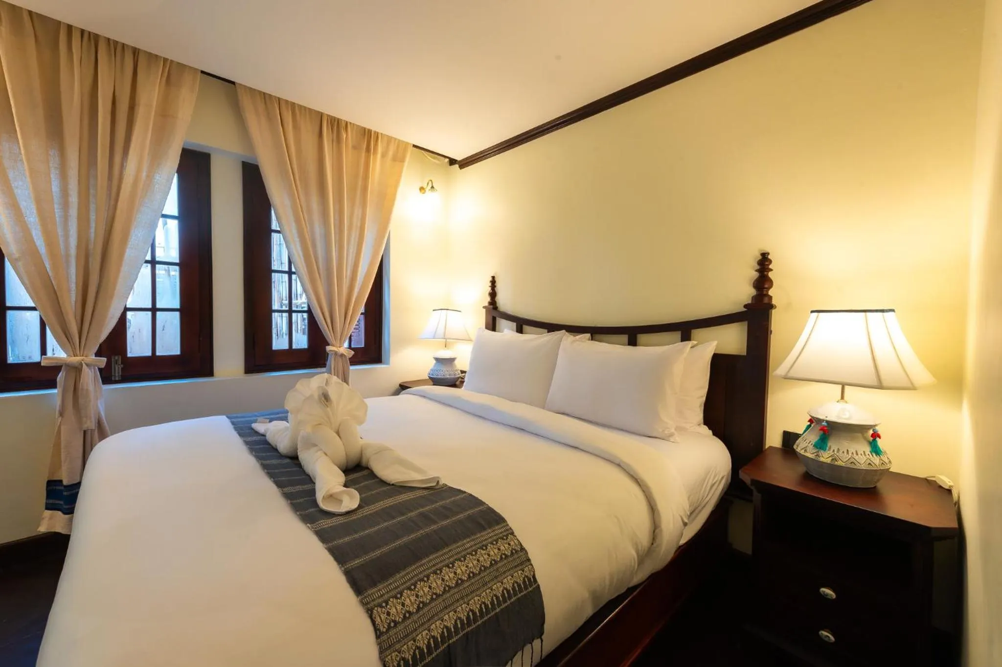 Bed in Sengphachanh Heritage Boutique