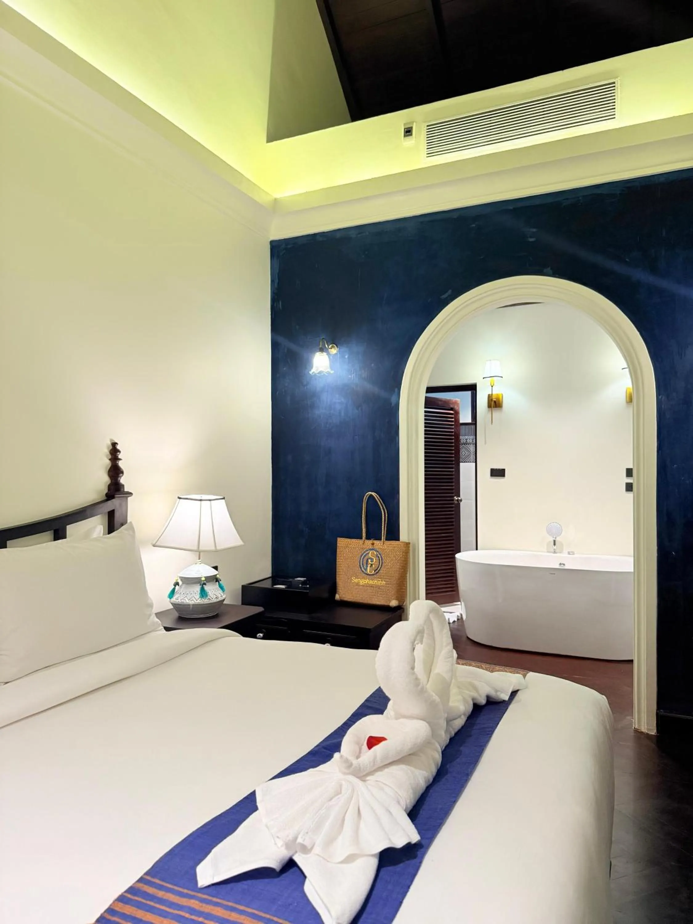 Bed in Sengphachanh Heritage Boutique