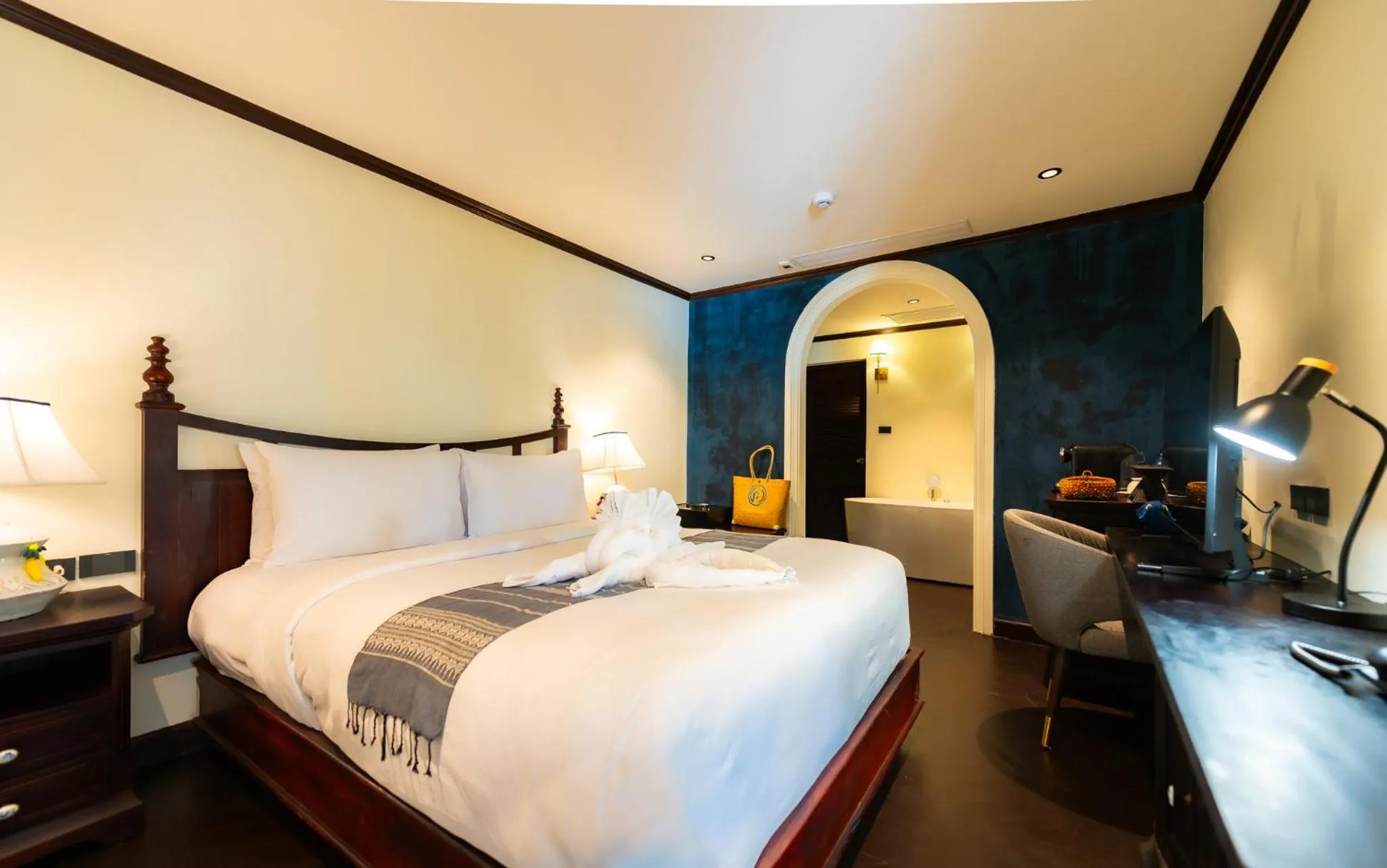 Bed in Sengphachanh Heritage Boutique