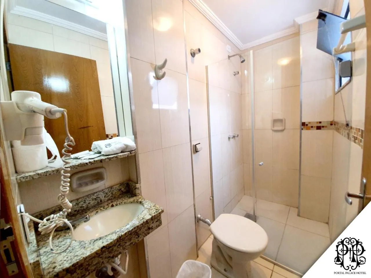 Bathroom in Portal Palace Hotel