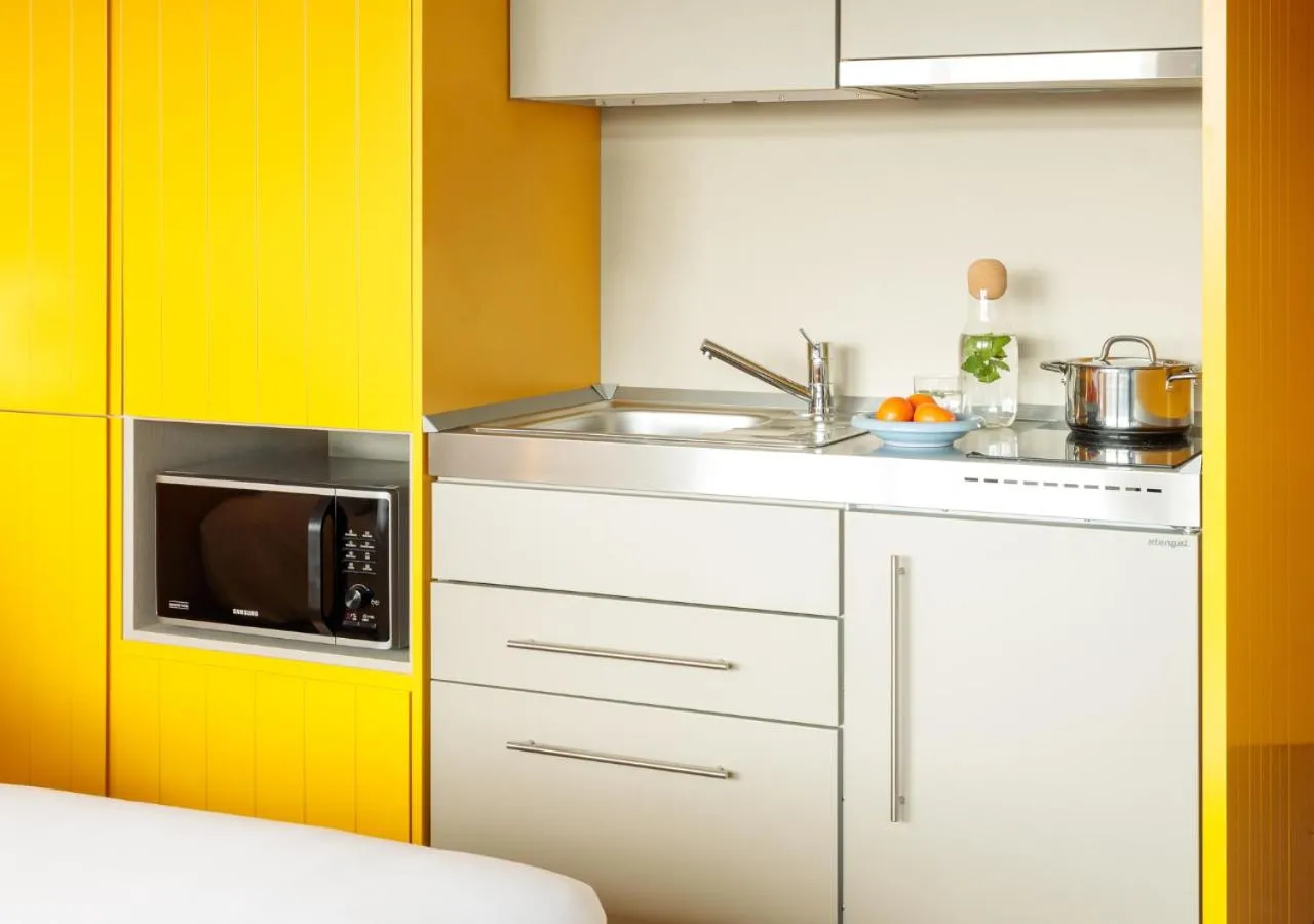 Kitchen or kitchenette in LSA Alvalade by Numa