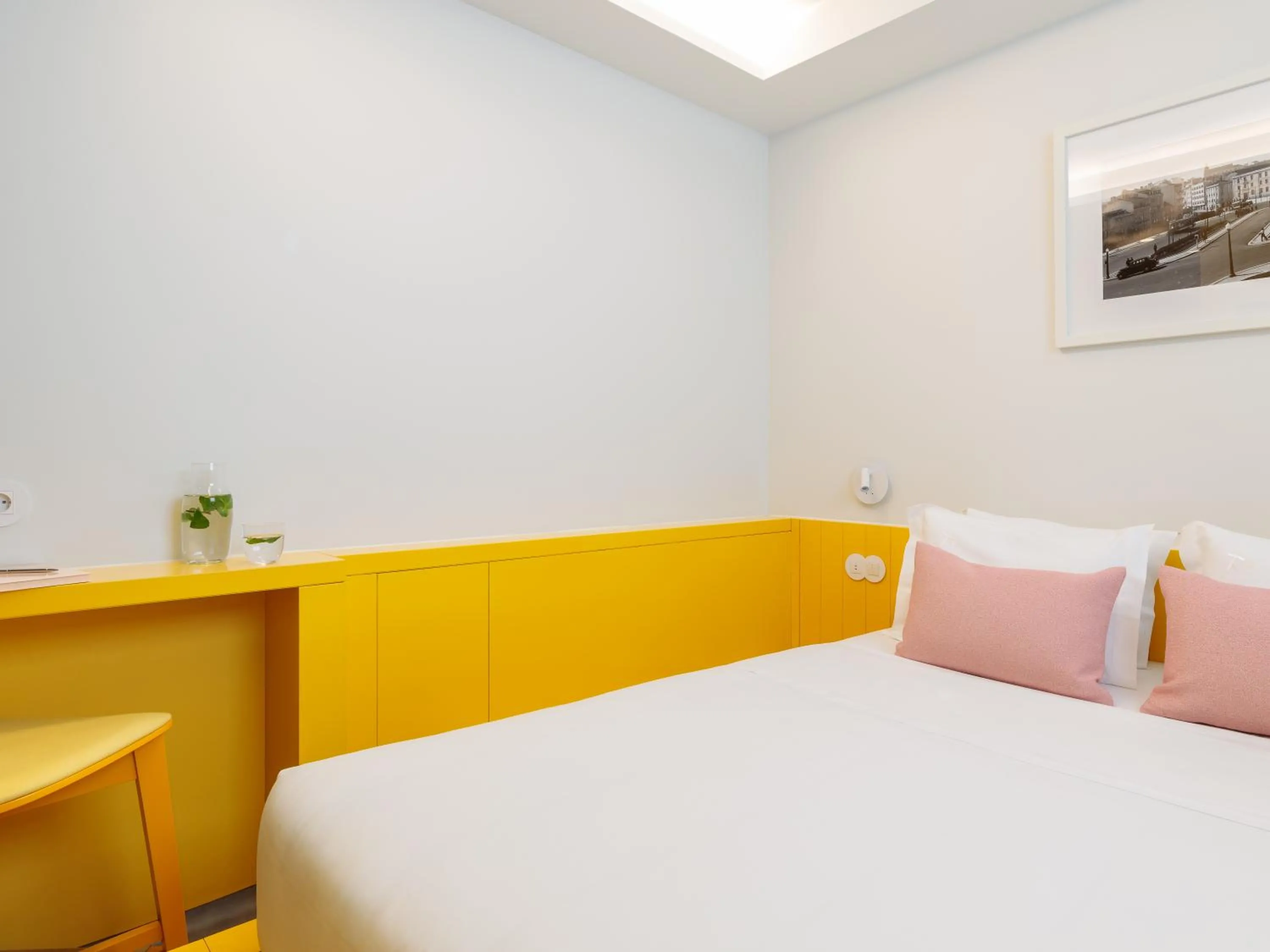 Bed in LSA Alvalade by Numa