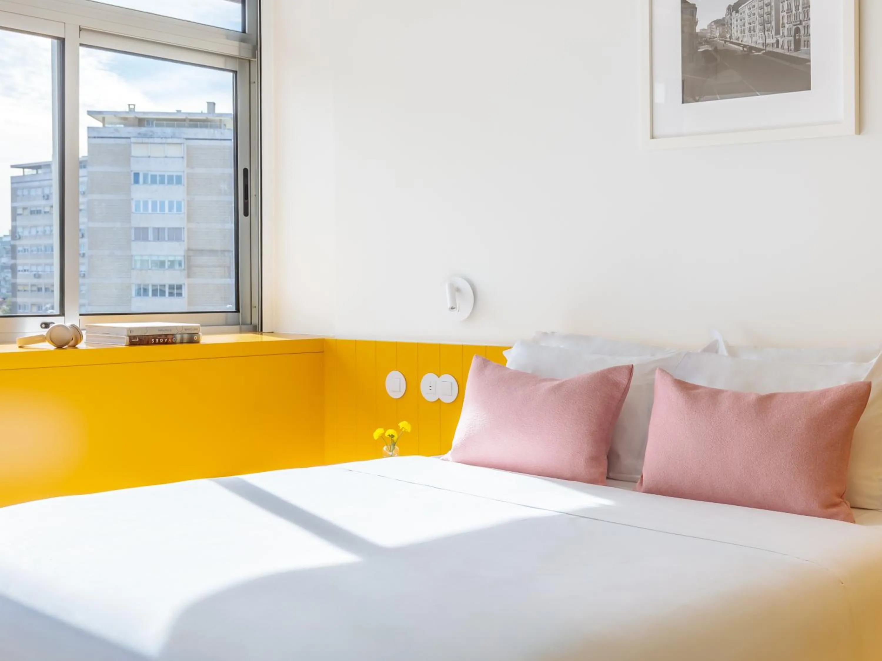 Bed in LSA Alvalade by Numa