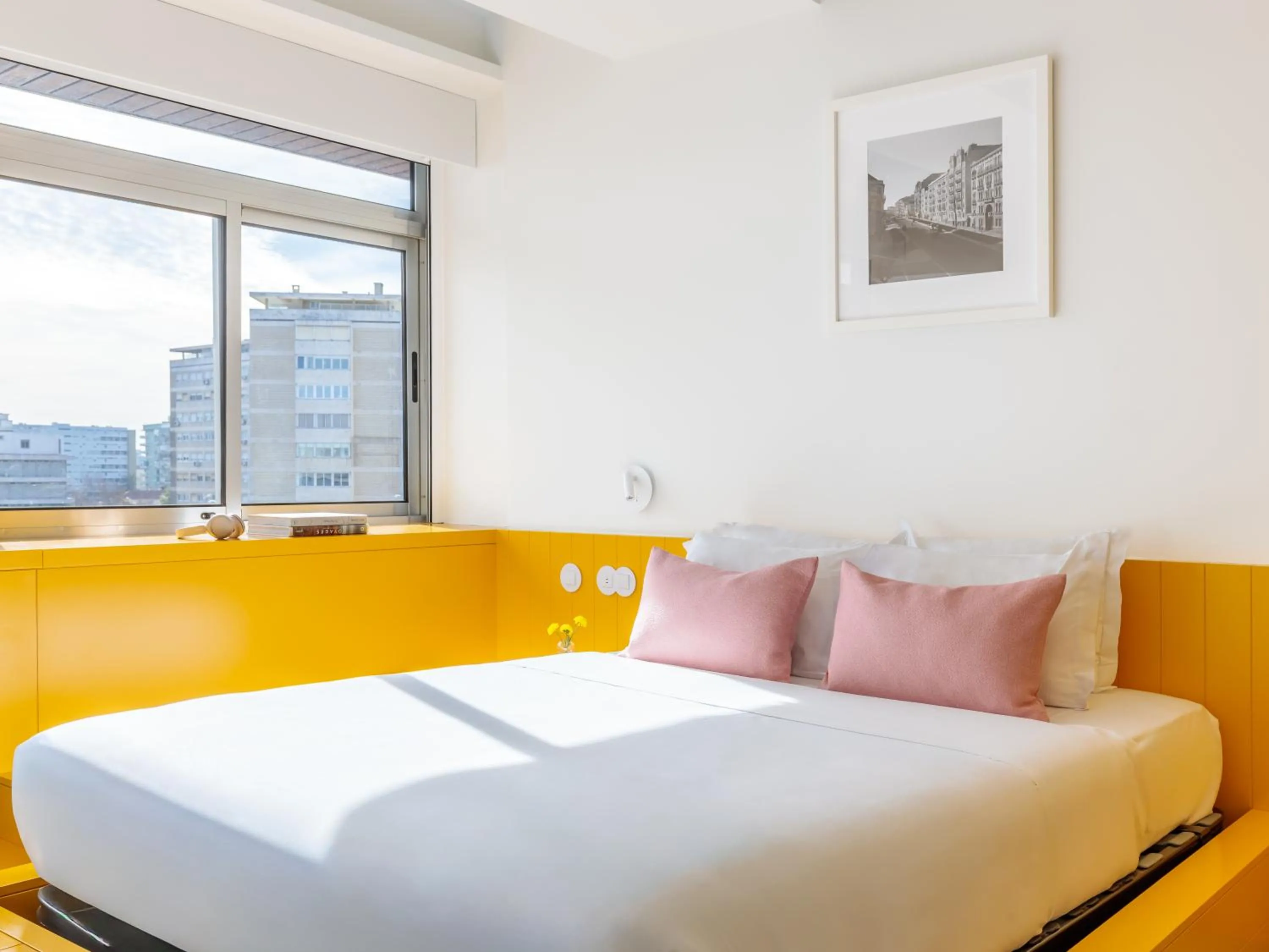 Bed in LSA Alvalade by Numa
