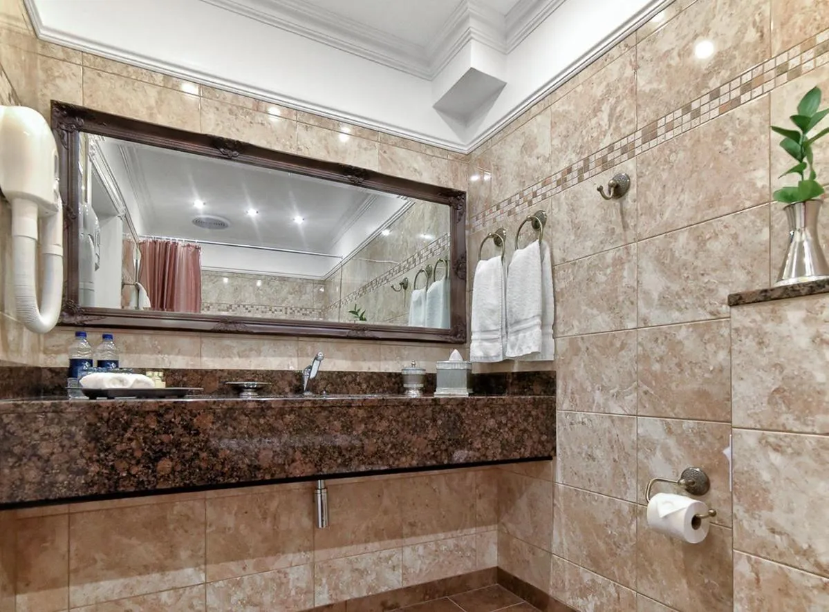 Bathroom in Riverside Inn