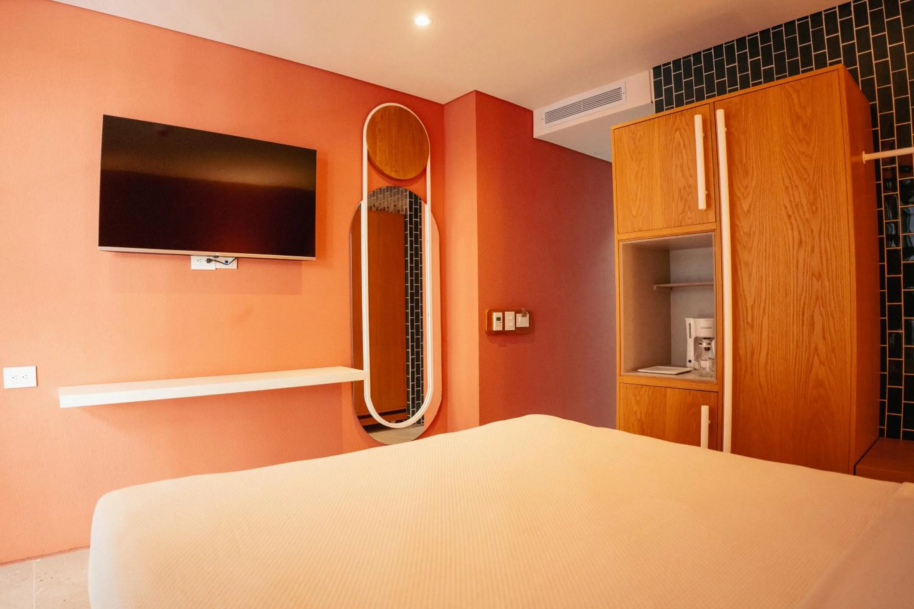 Bed in Zapadilly Tree Hotel