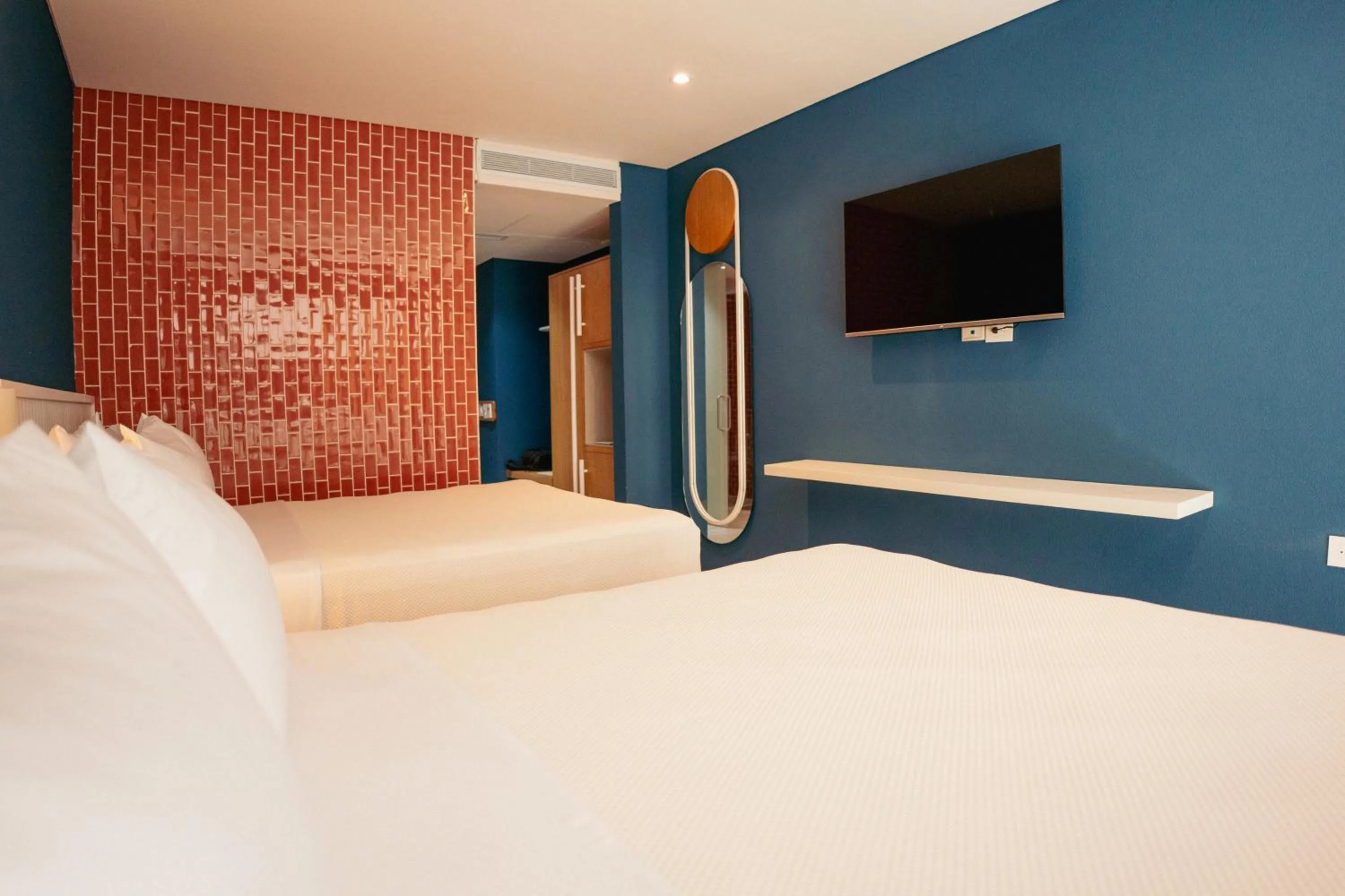 Bed in Zapadilly Tree Hotel