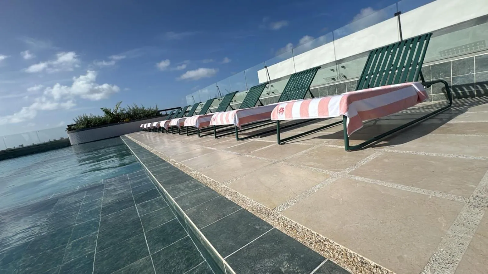 Swimming pool in Zapadilly Tree Hotel