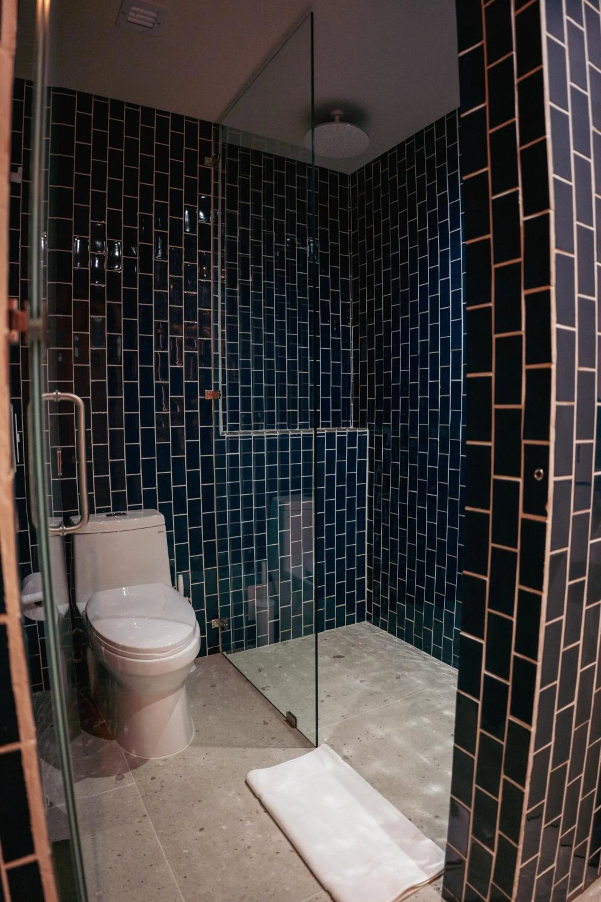 Bathroom in Zapadilly Tree Hotel