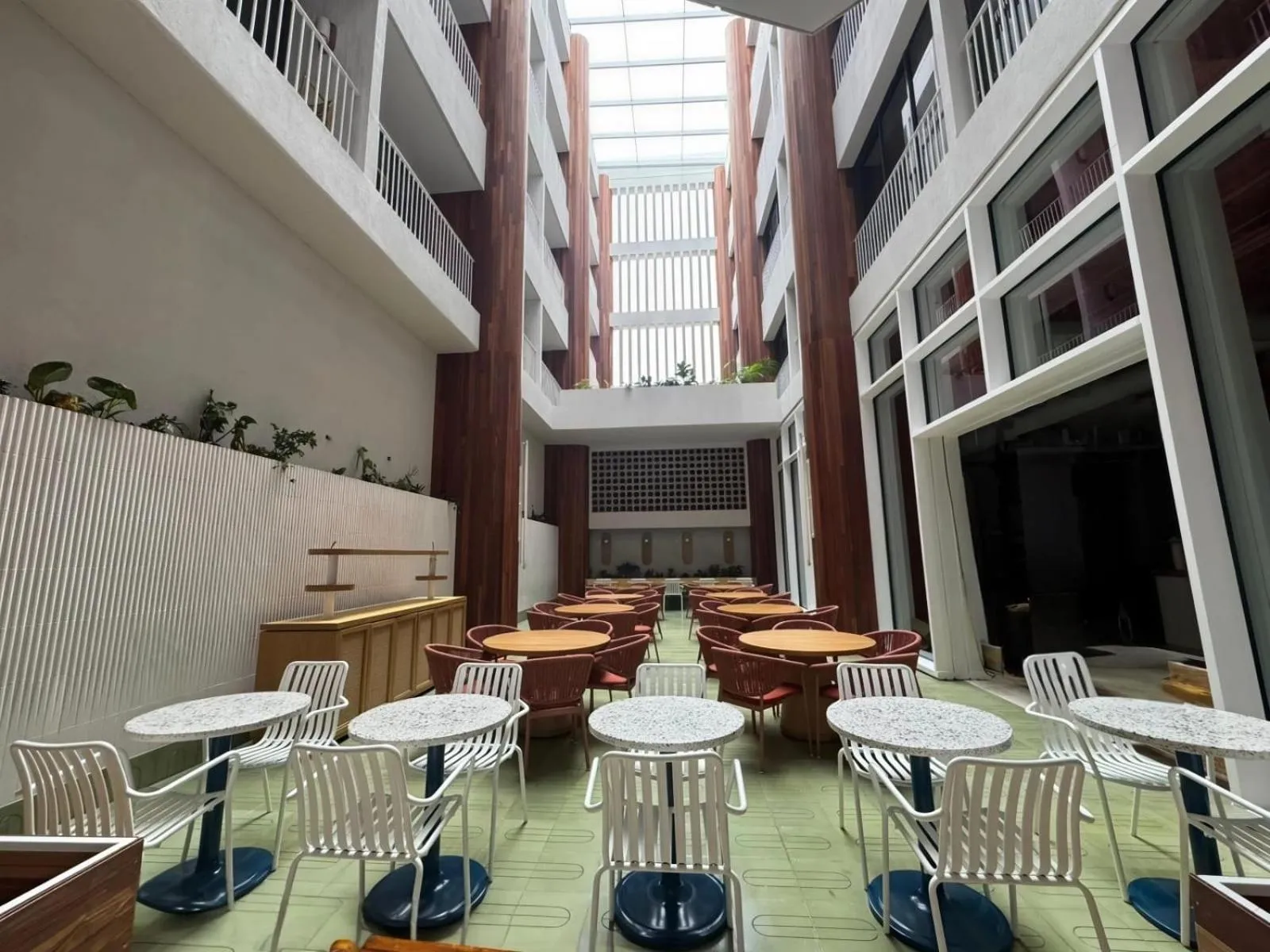 Patio in Zapadilly Tree Hotel
