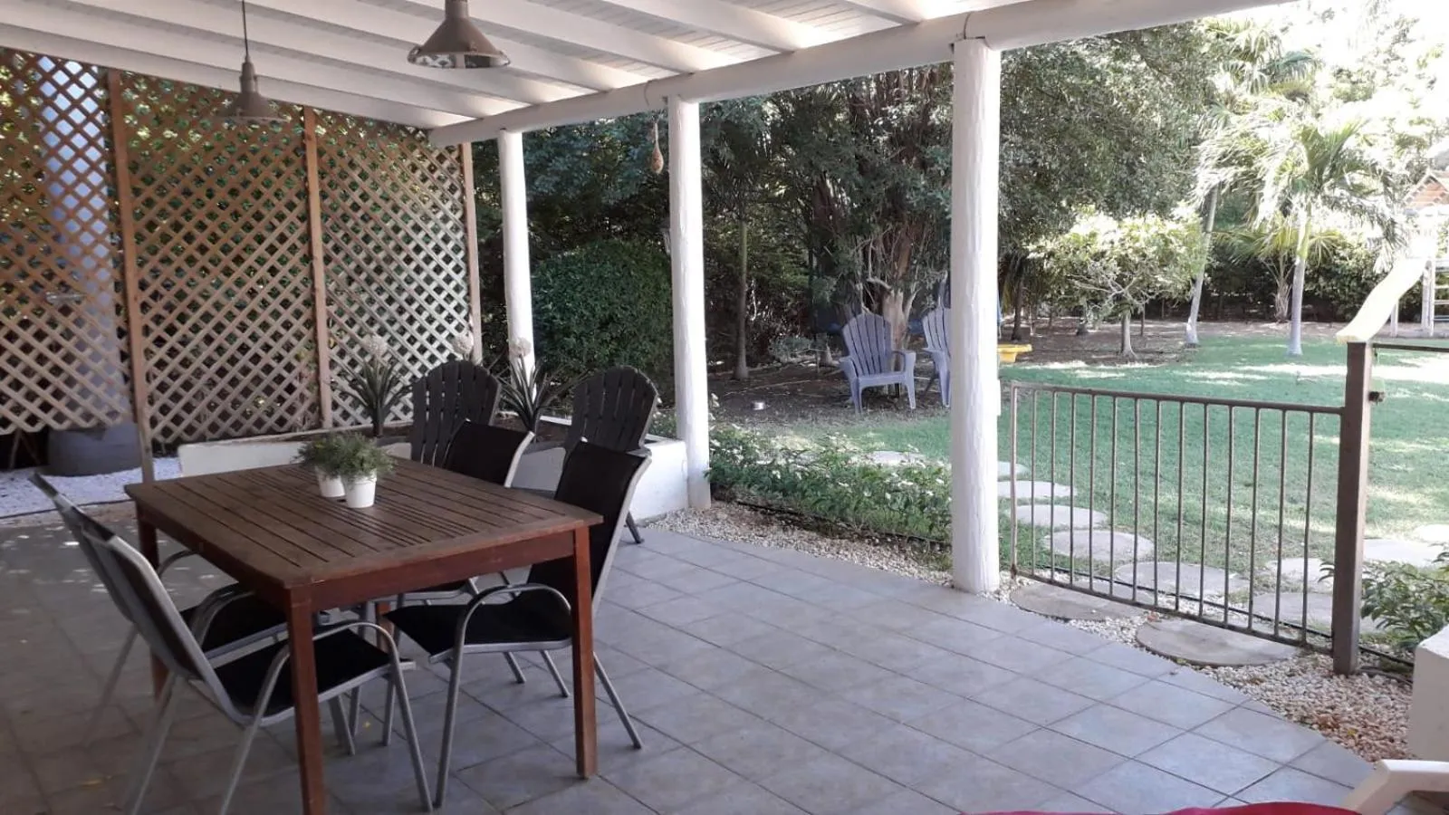 Palm Trees Apartments