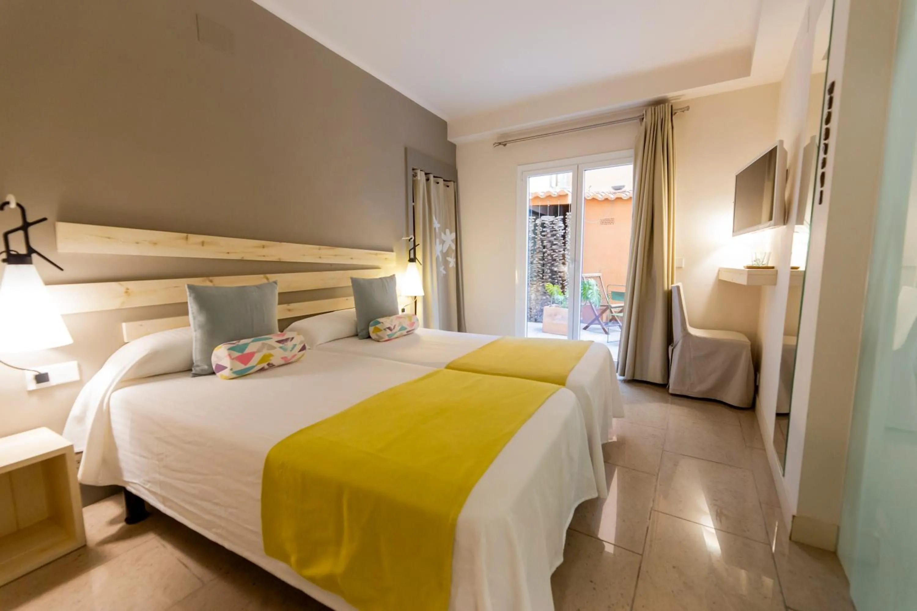 Bed in Hotel Tarongeta - Adults Only