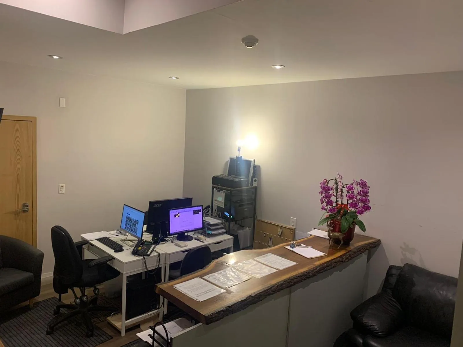 Lobby or reception in Dragon Gate Inn