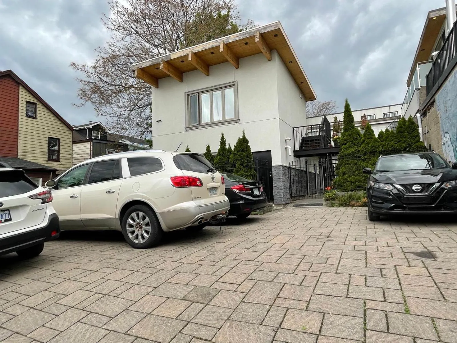 Property building in Dragon Gate Inn