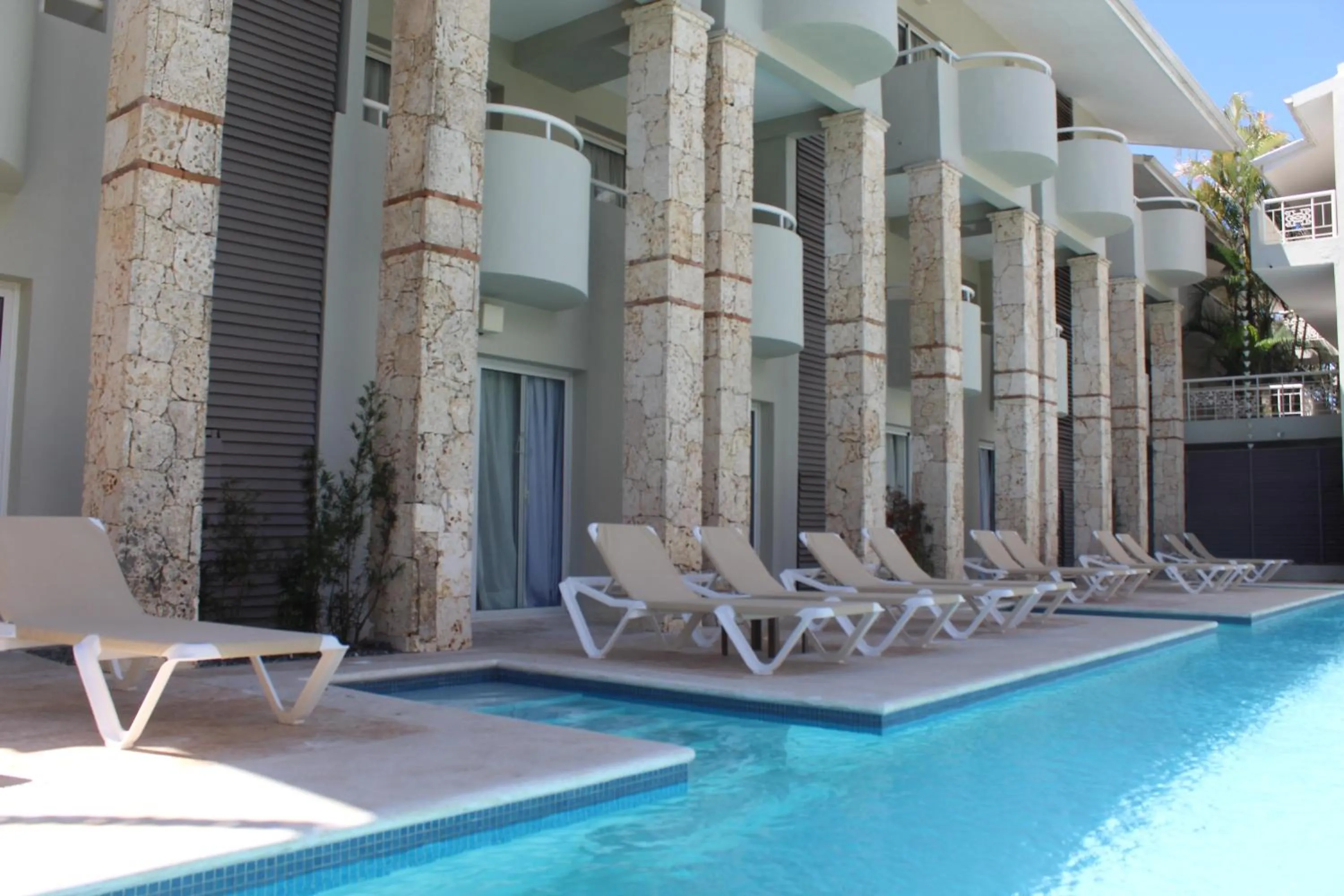 Swimming pool in Emotions by Hodelpa - Juan Dolio