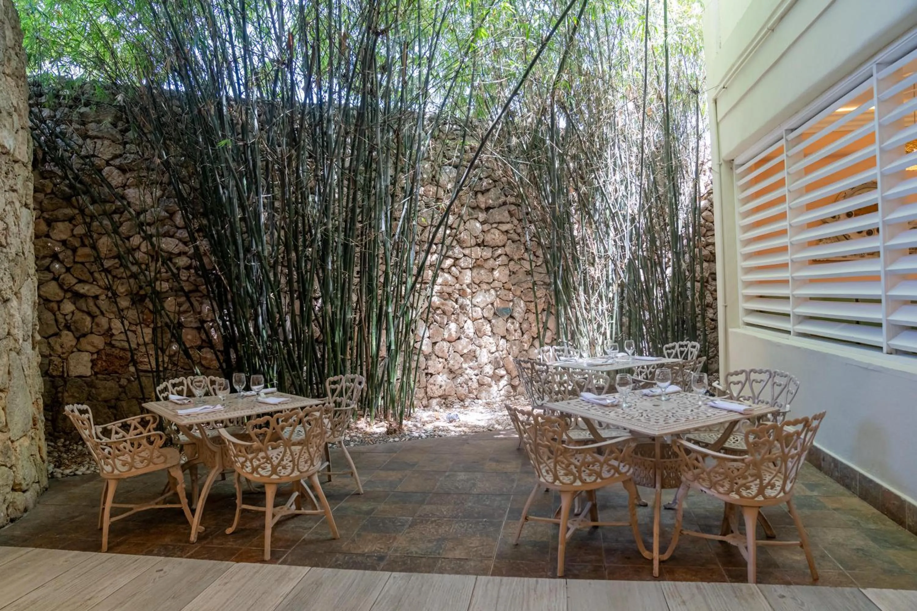 Restaurant/places to eat in Emotions by Hodelpa - Juan Dolio