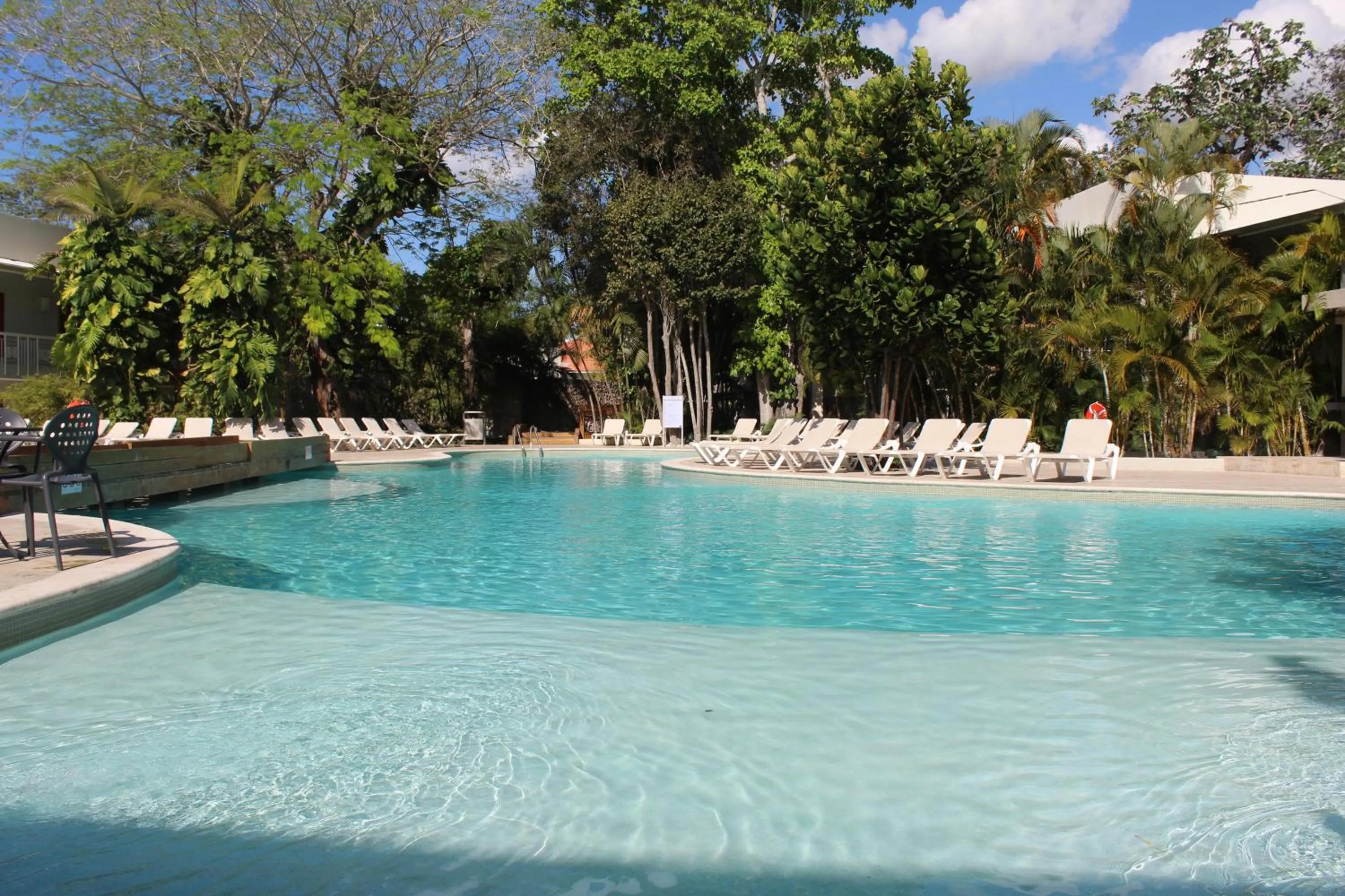 Swimming pool in Emotions by Hodelpa - Juan Dolio