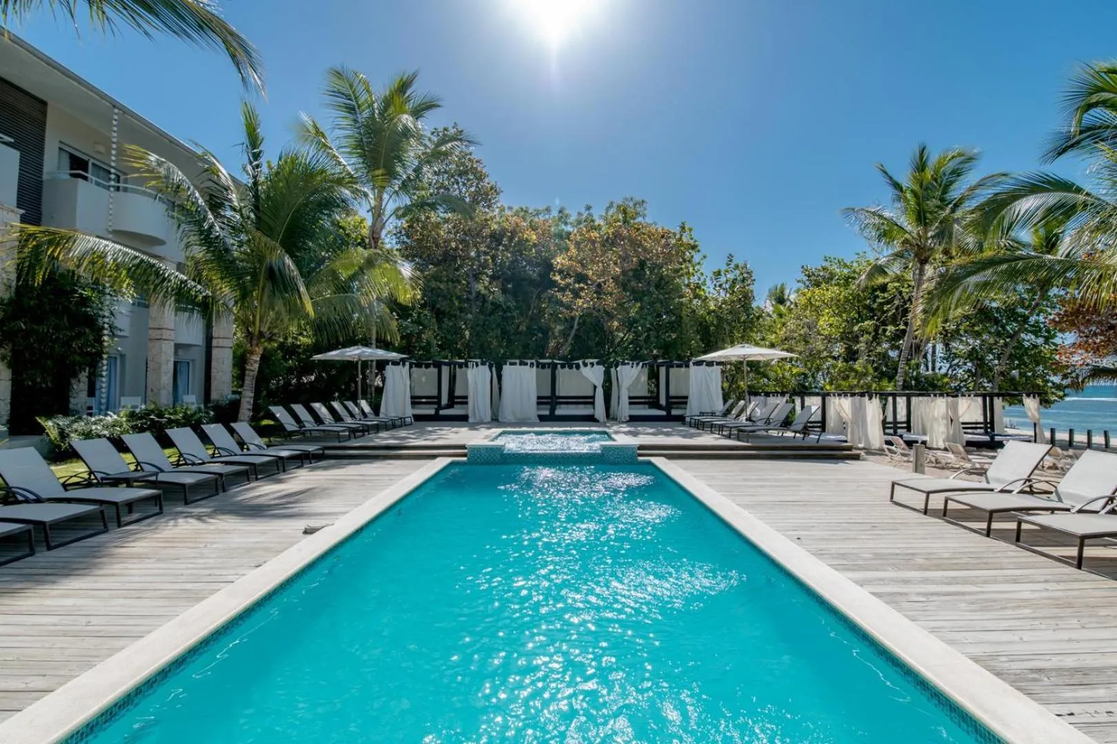 Swimming pool in Emotions by Hodelpa - Juan Dolio