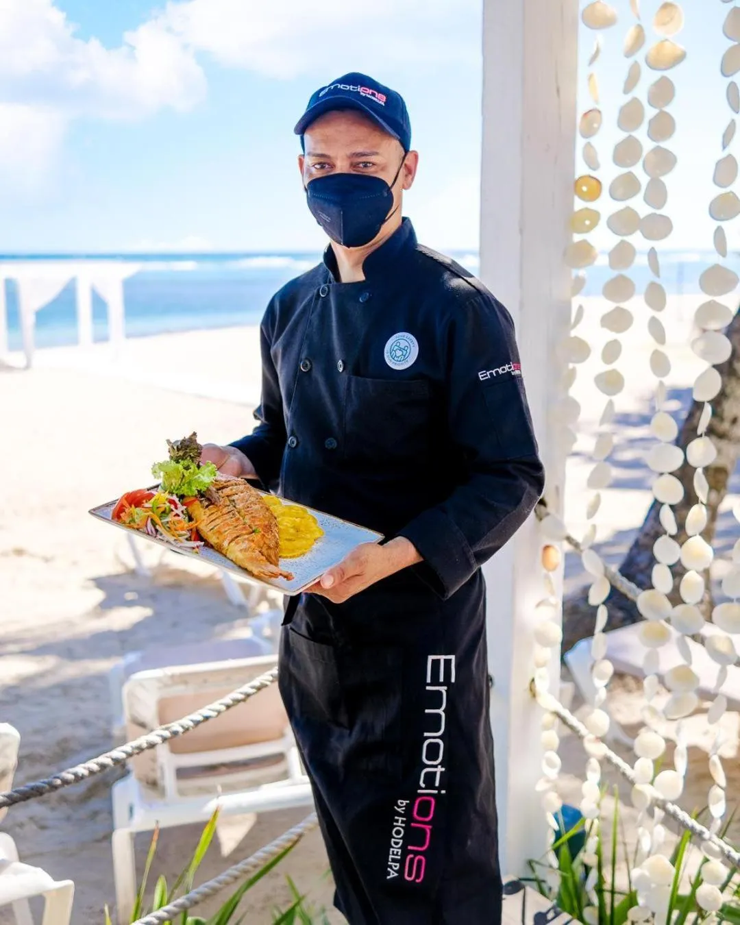 People in Emotions by Hodelpa - Juan Dolio