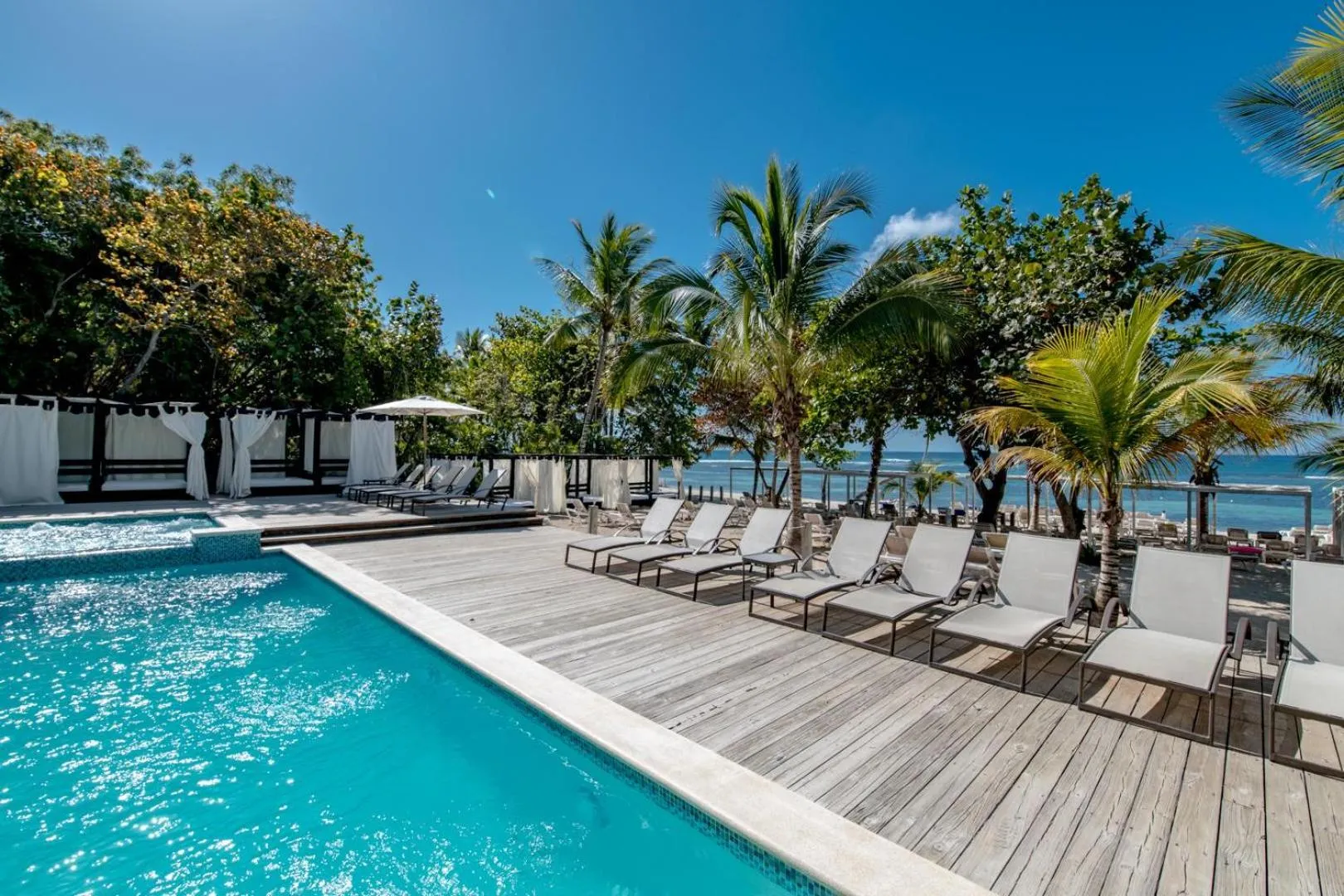 Swimming pool in Emotions by Hodelpa - Juan Dolio