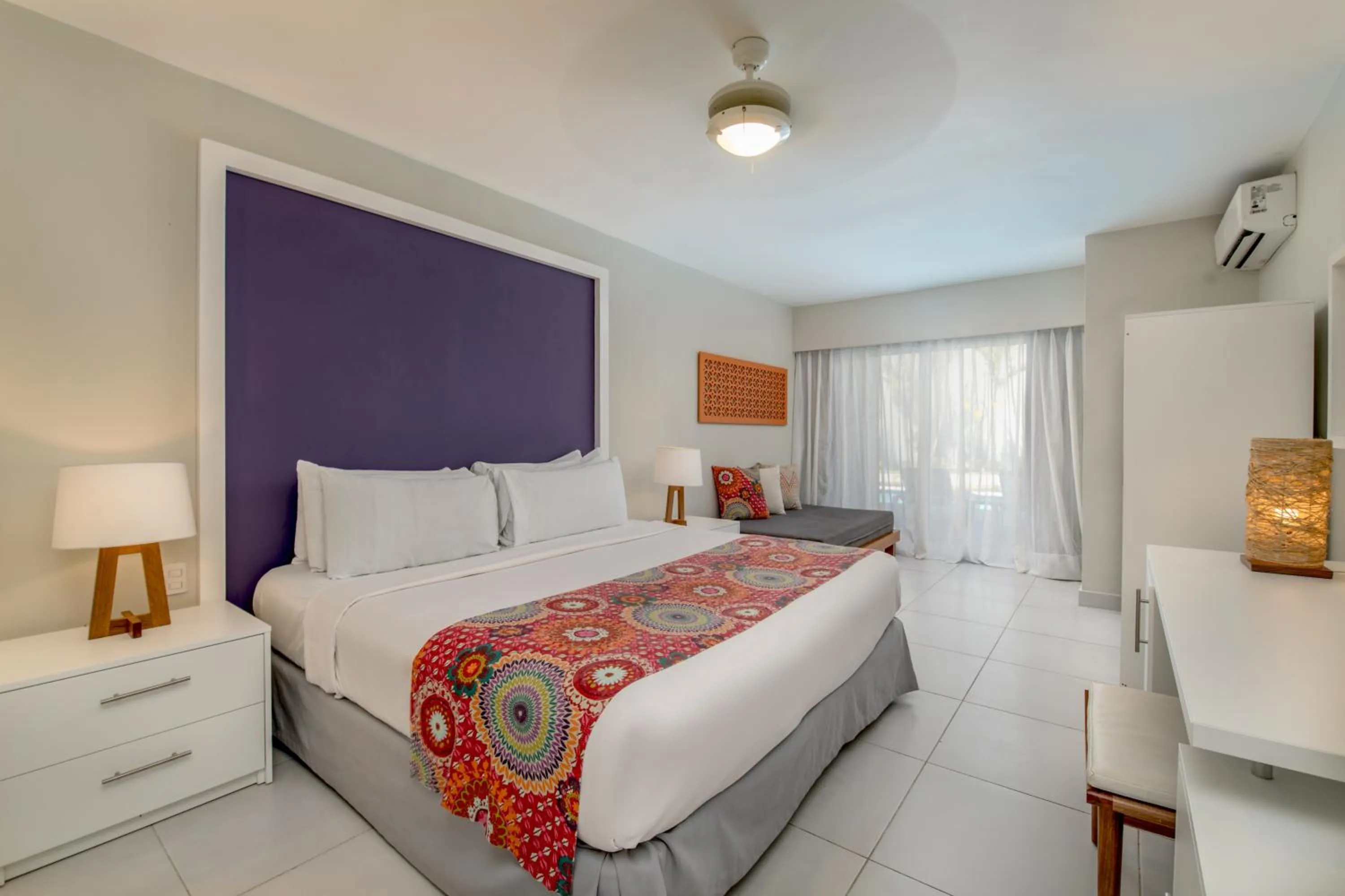 Bedroom, Bed in Emotions by Hodelpa - Juan Dolio