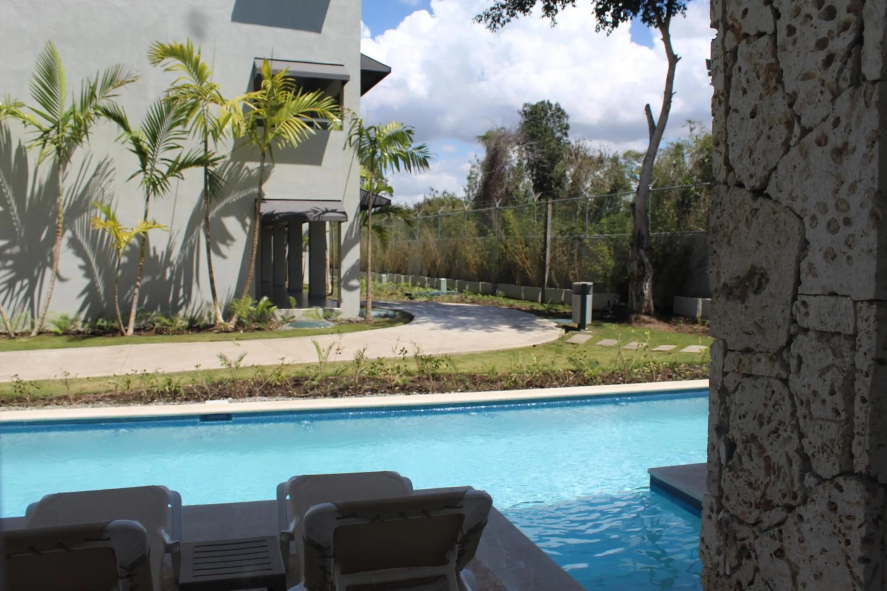 Swimming pool in Emotions by Hodelpa - Juan Dolio