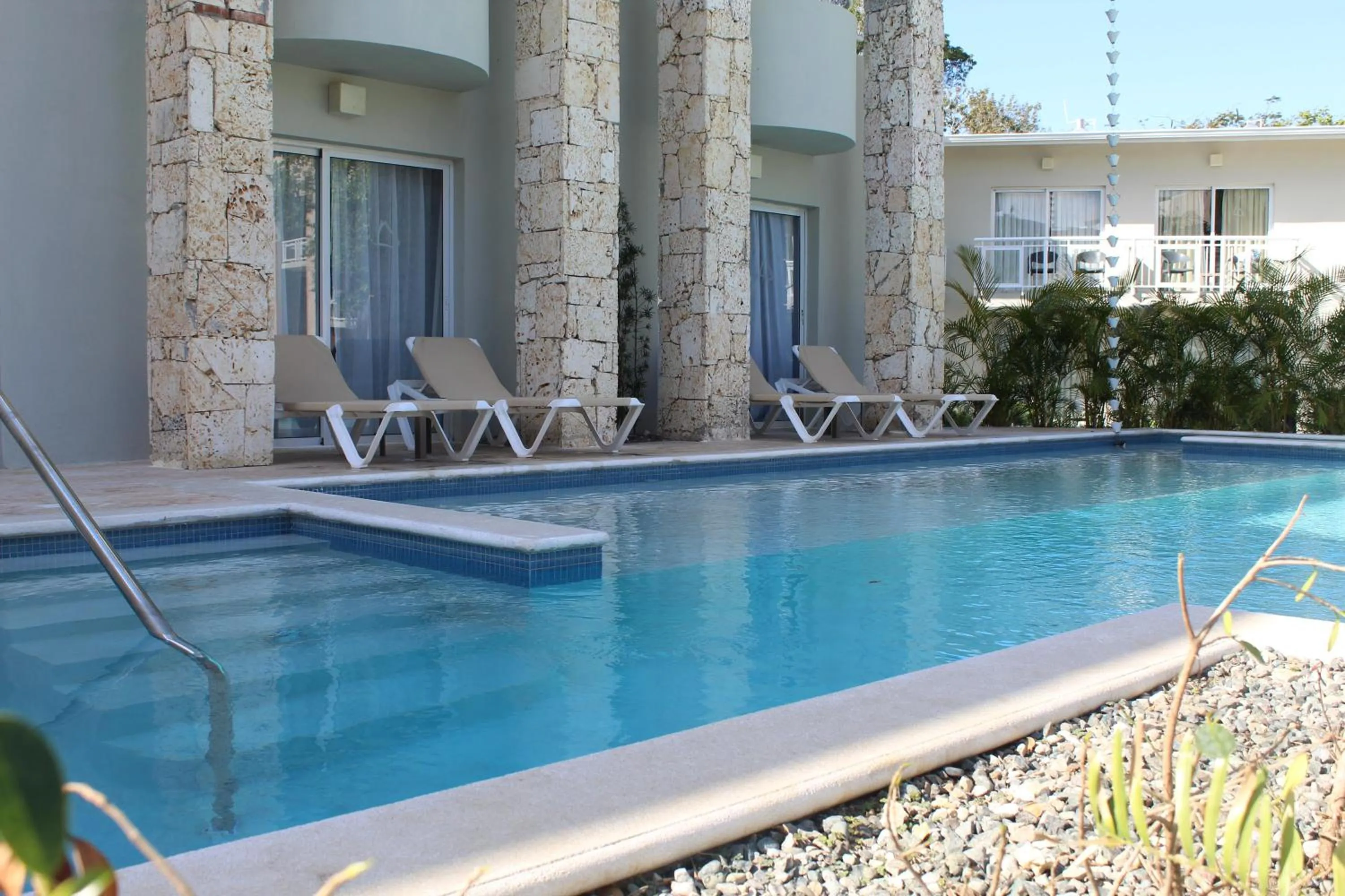 Swimming pool in Emotions by Hodelpa - Juan Dolio