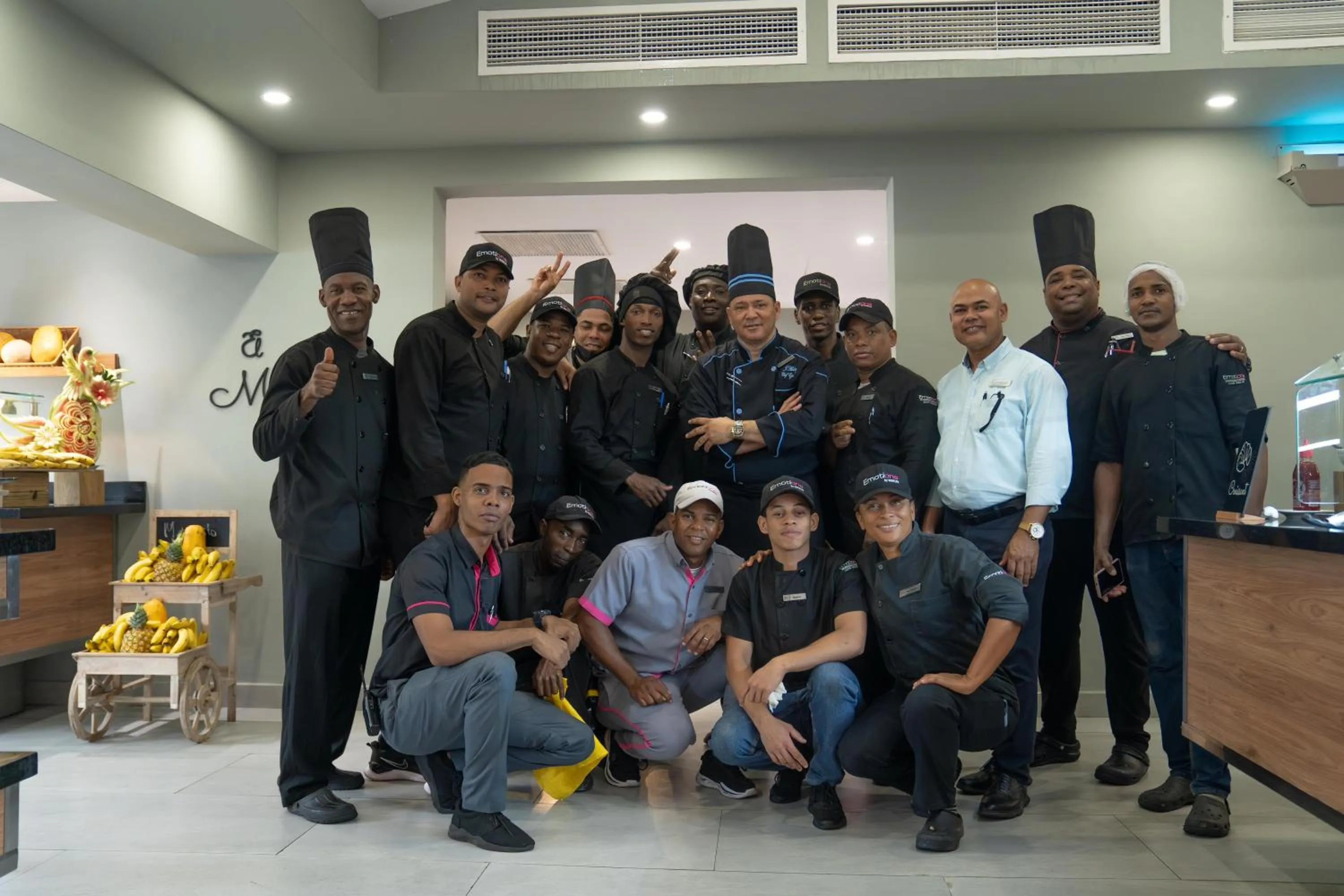 People in Emotions by Hodelpa - Juan Dolio