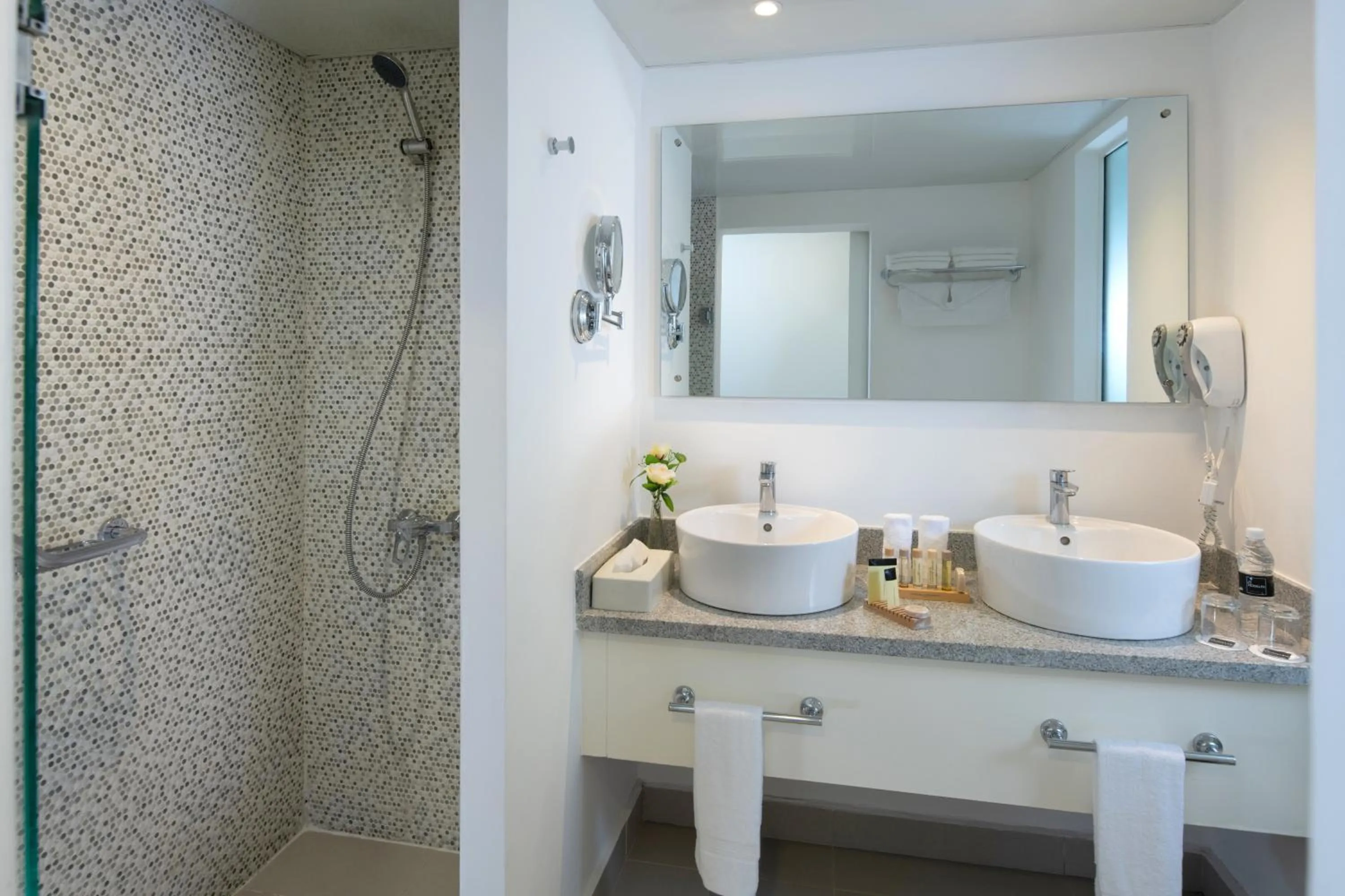 Bathroom in Emotions by Hodelpa - Juan Dolio