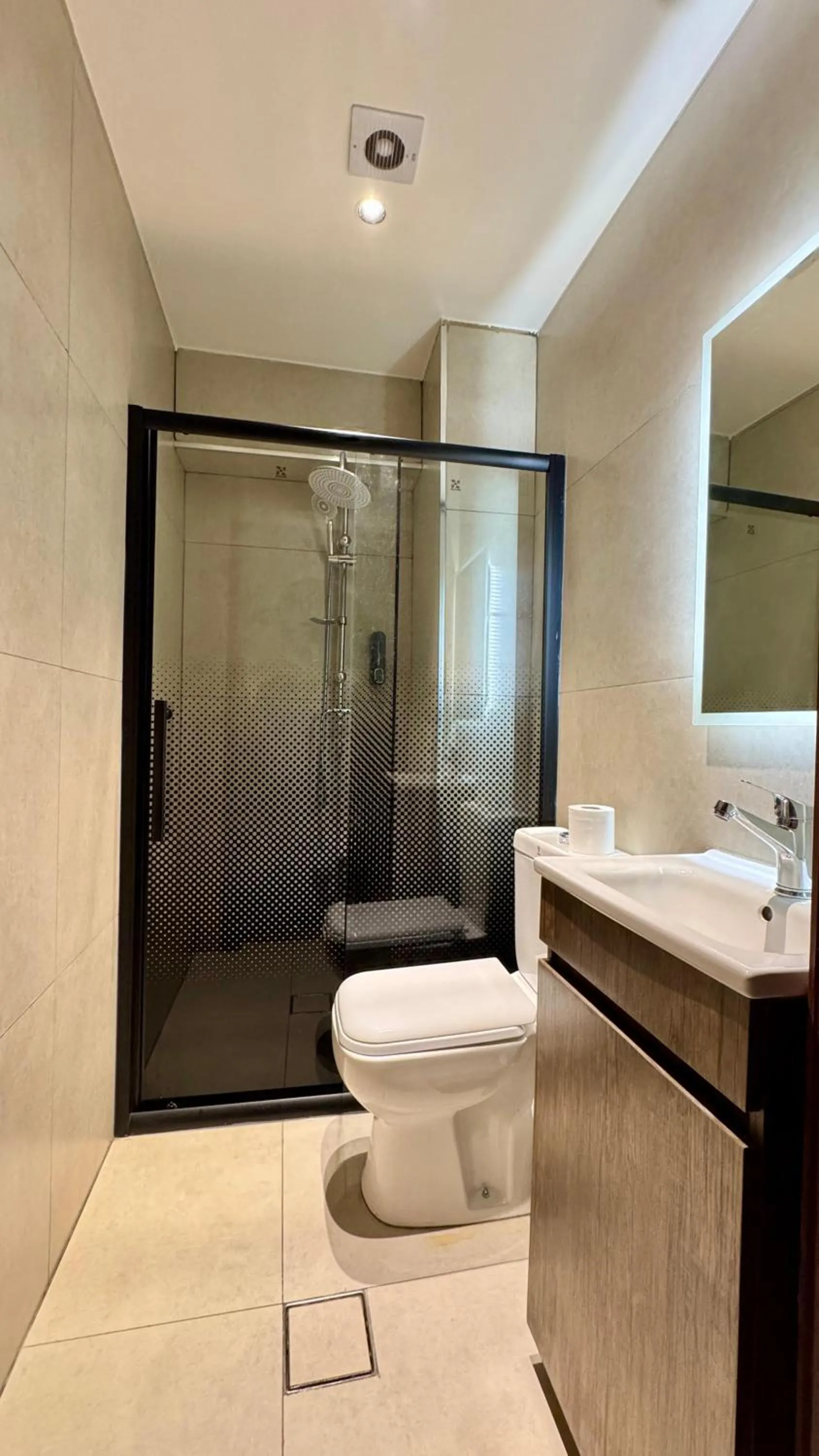 Bathroom in Antika Amman Hotel