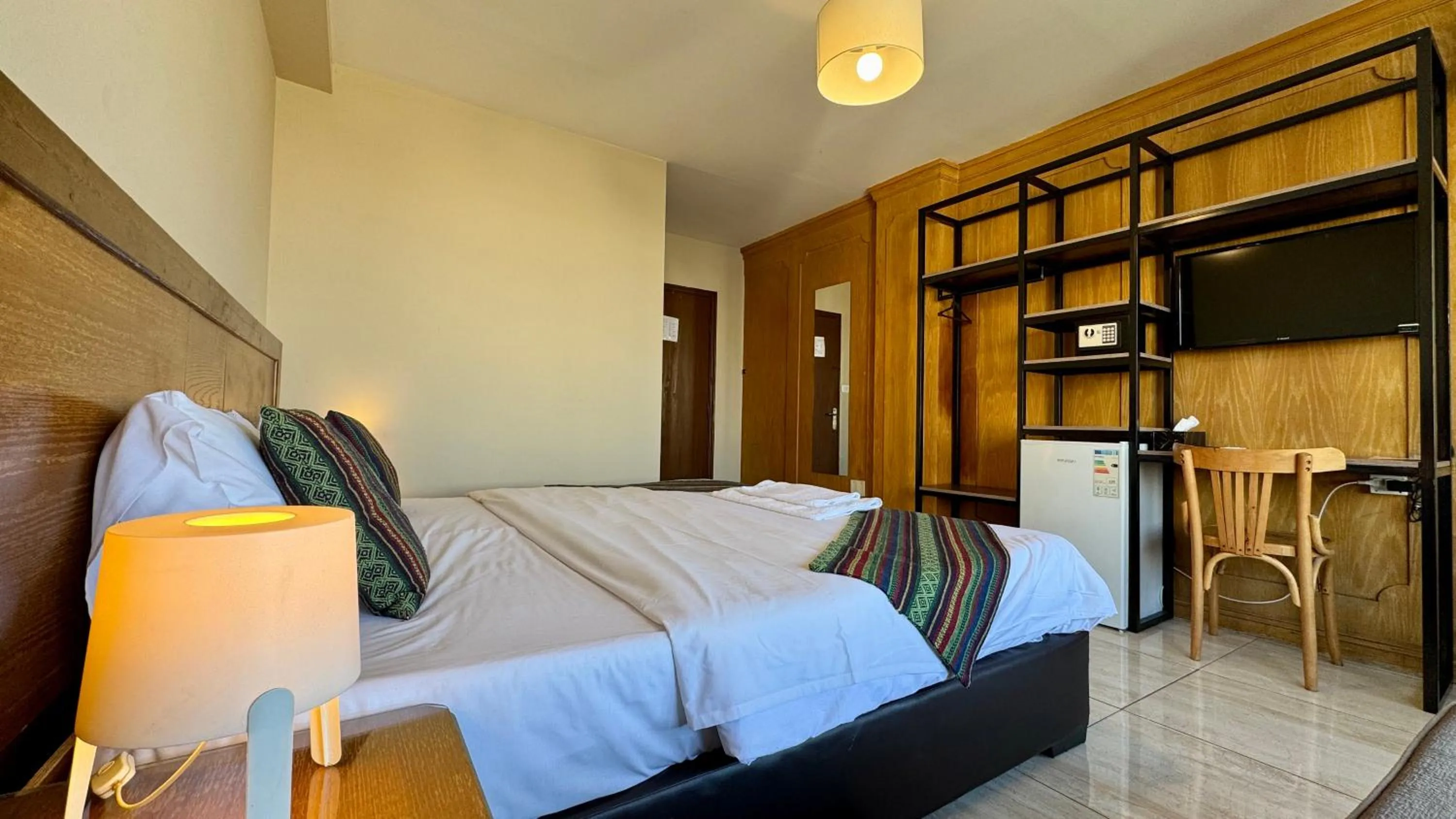 Bedroom, Bed in Antika Amman Hotel