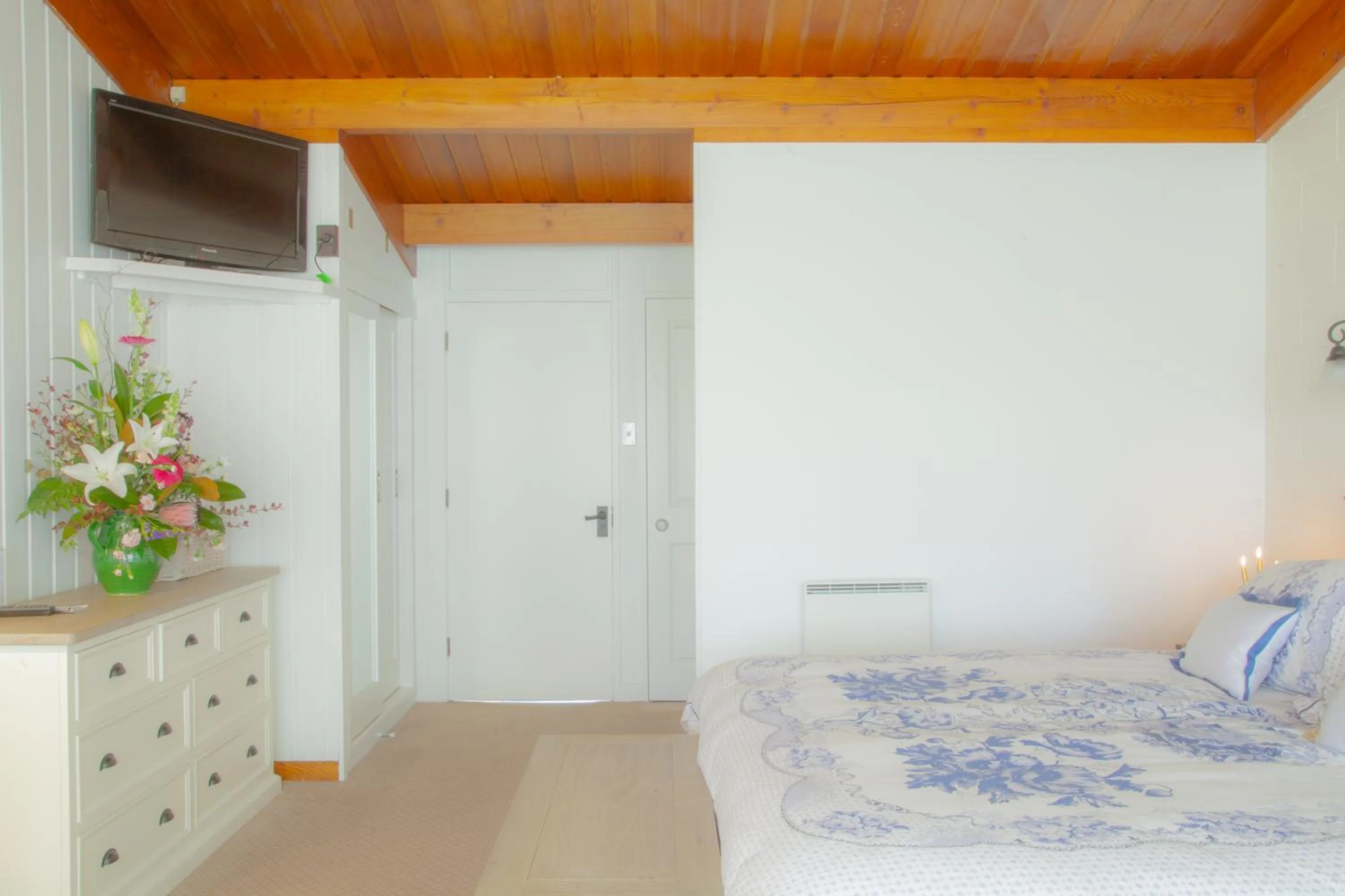 Decorative detail, Bed in Okoroire Hot Springs Hotel