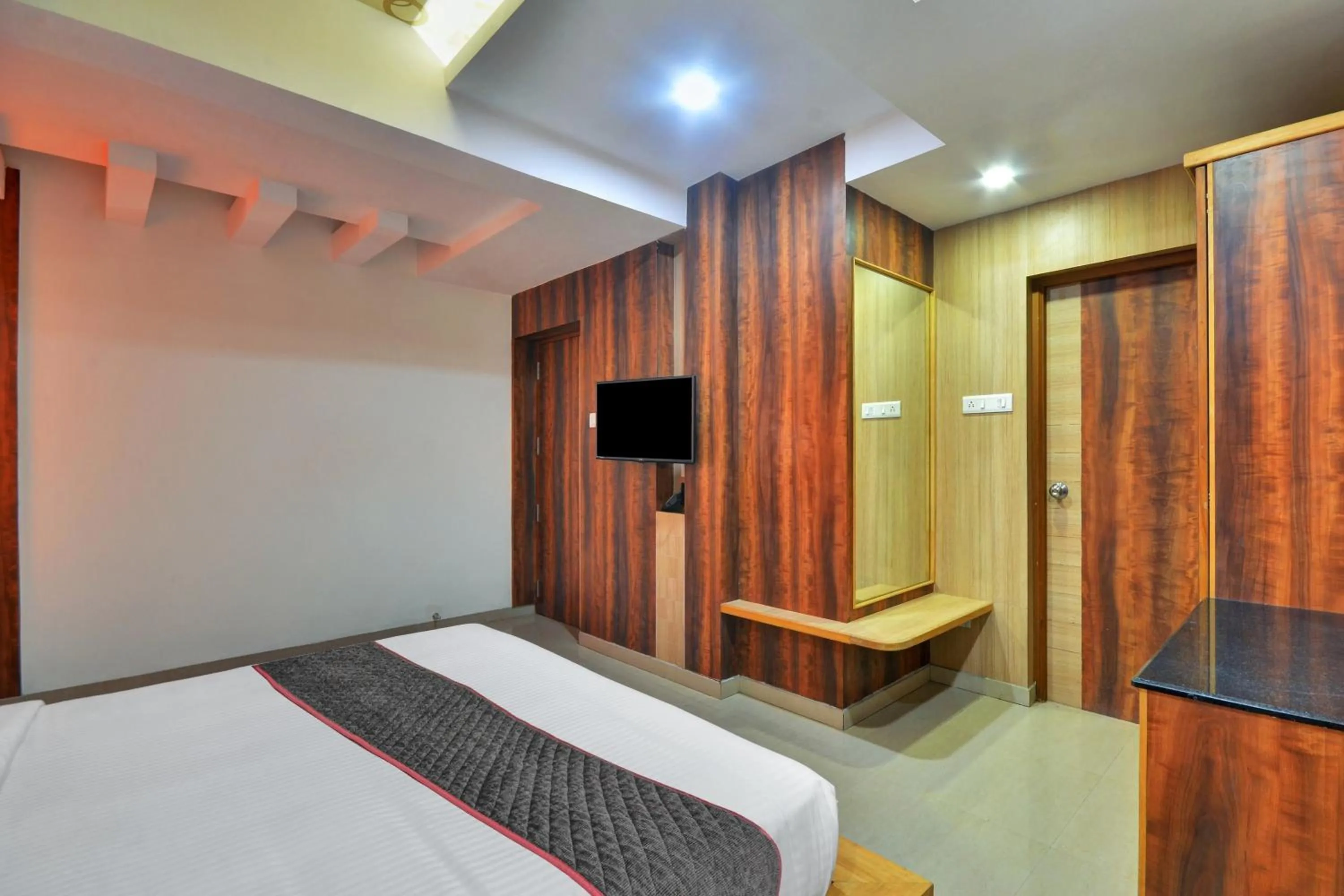 Bedroom, Bed in Townhouse Coastal Grand Hotels and Resorts