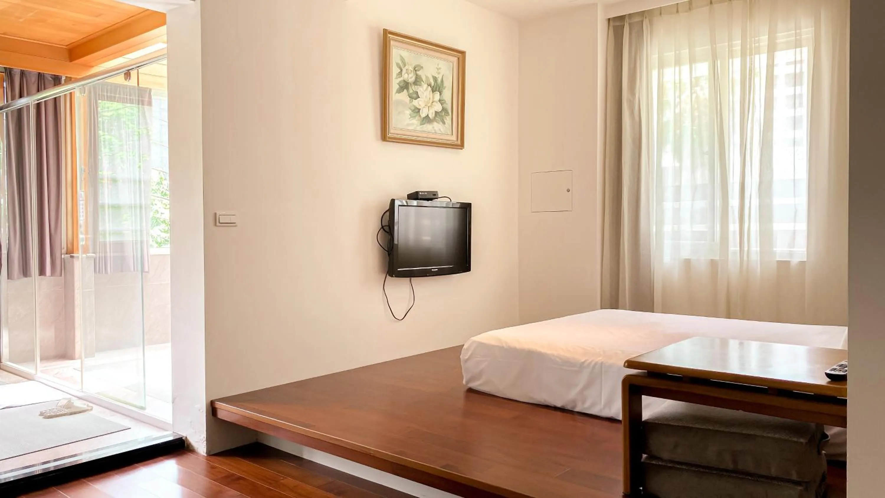 Decorative detail, Bed in Yage Hotspring House