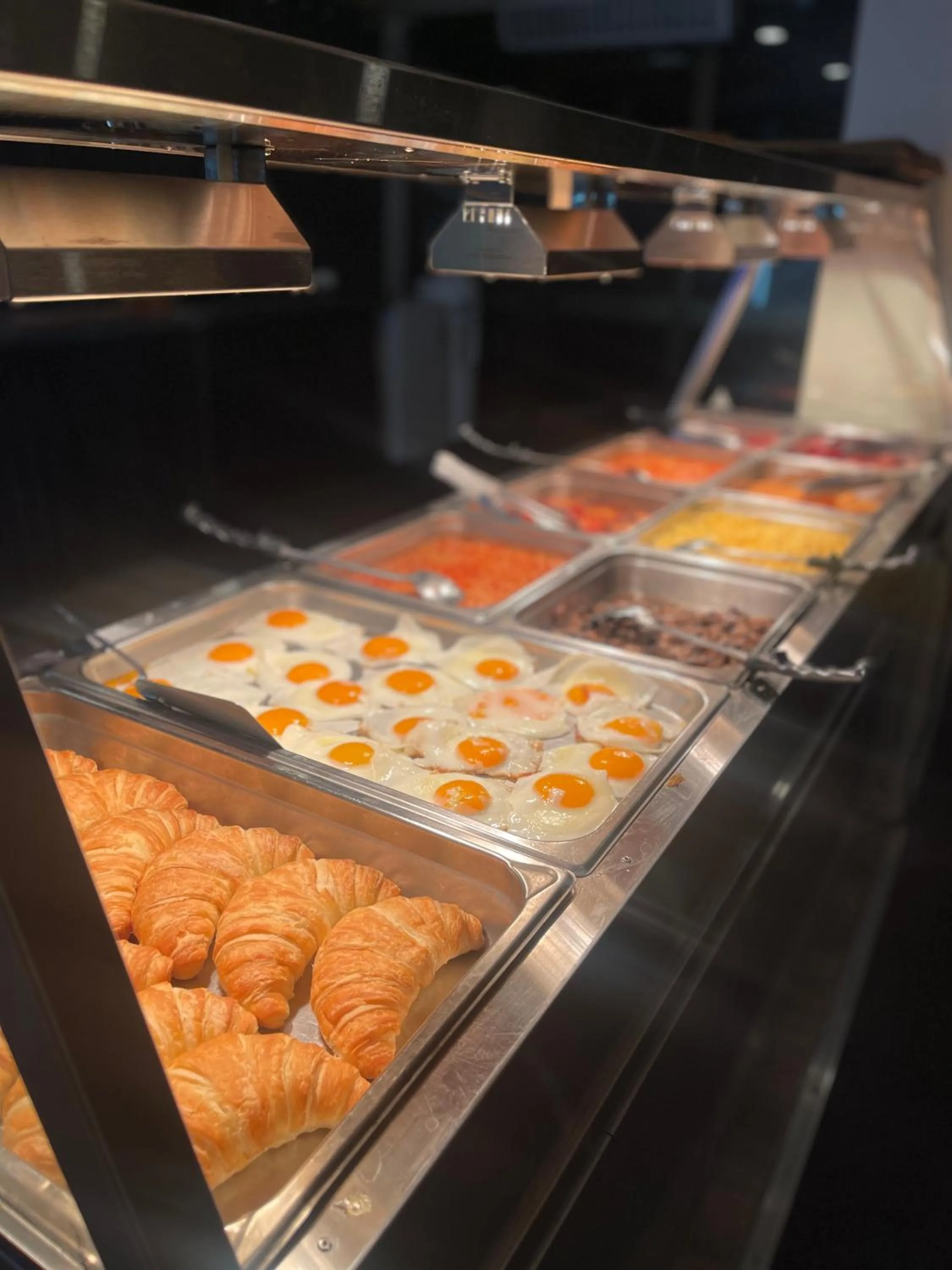 Buffet breakfast in Geraldton Motor Inn