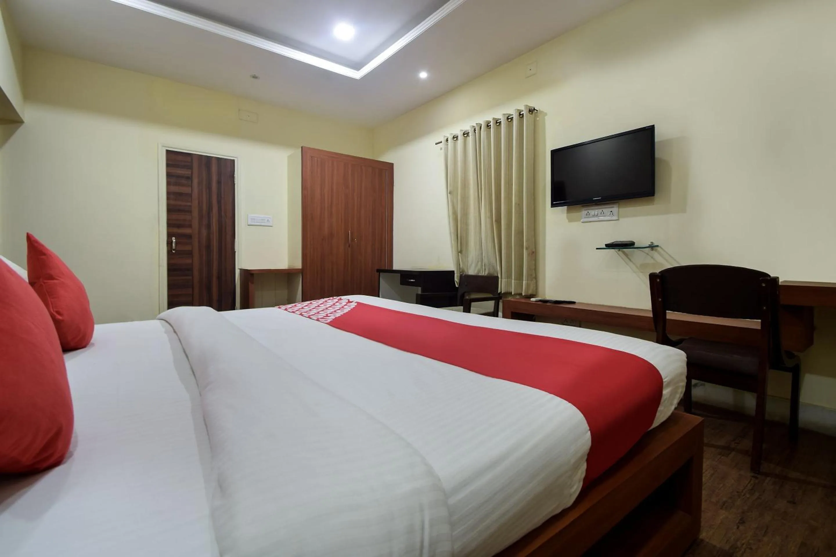 Bedroom, Bed in FabHotel Royal Icon