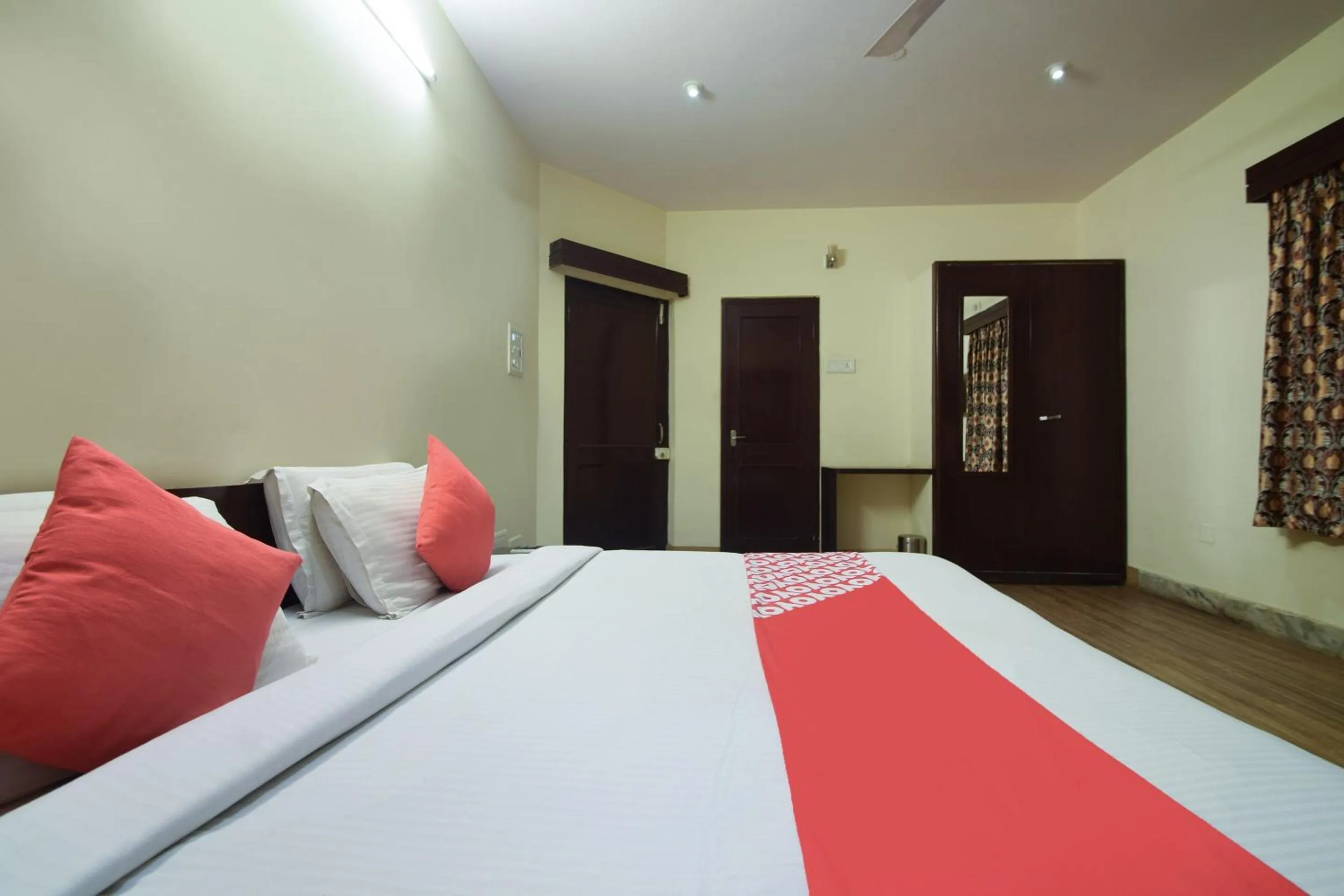 Bedroom, Bed in FabHotel Royal Icon