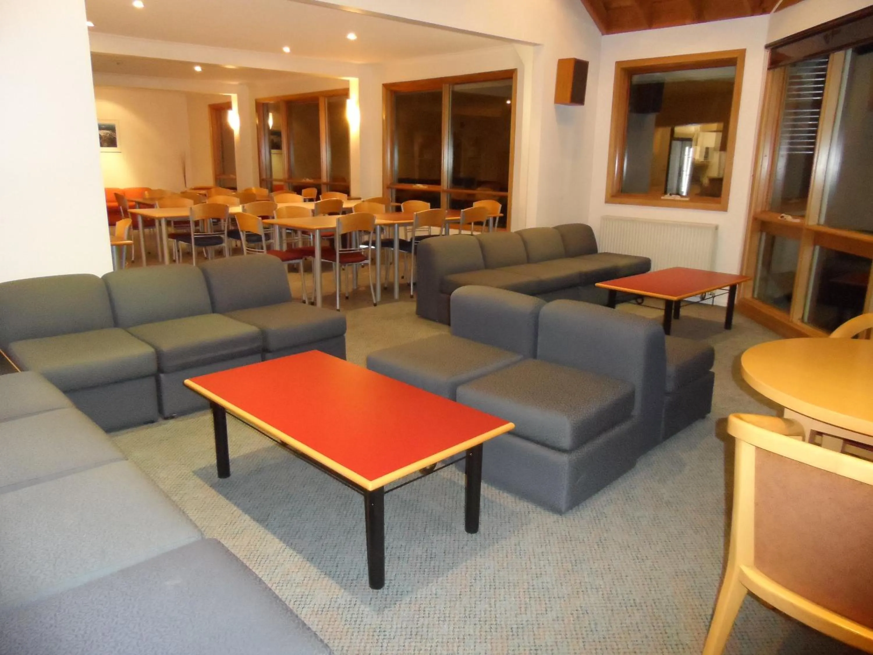Communal lounge/ TV room in TERAMA Ski Lodge