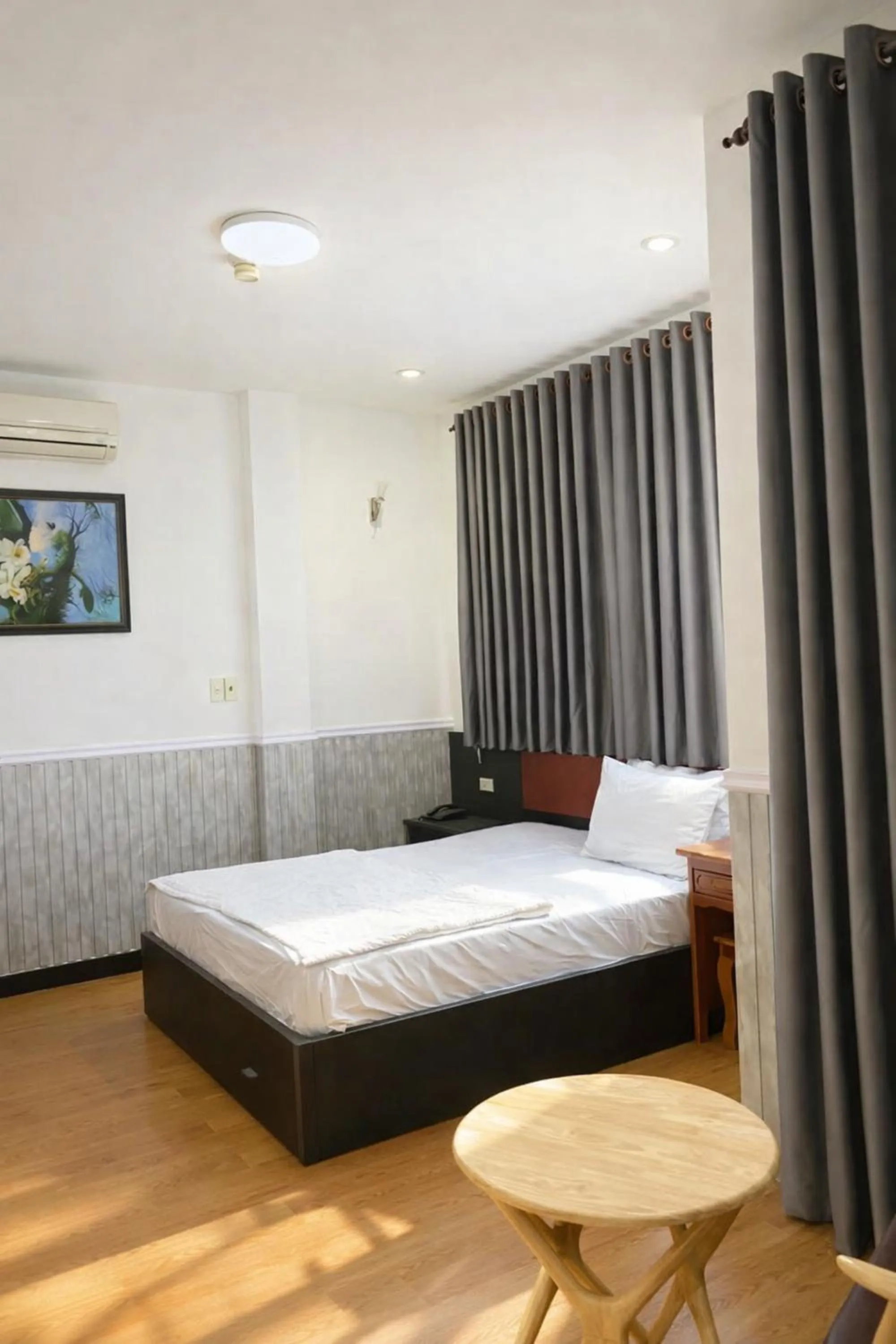 Photo of the whole room, Bed in Minh Hà Hotel Hồ Chí Minh