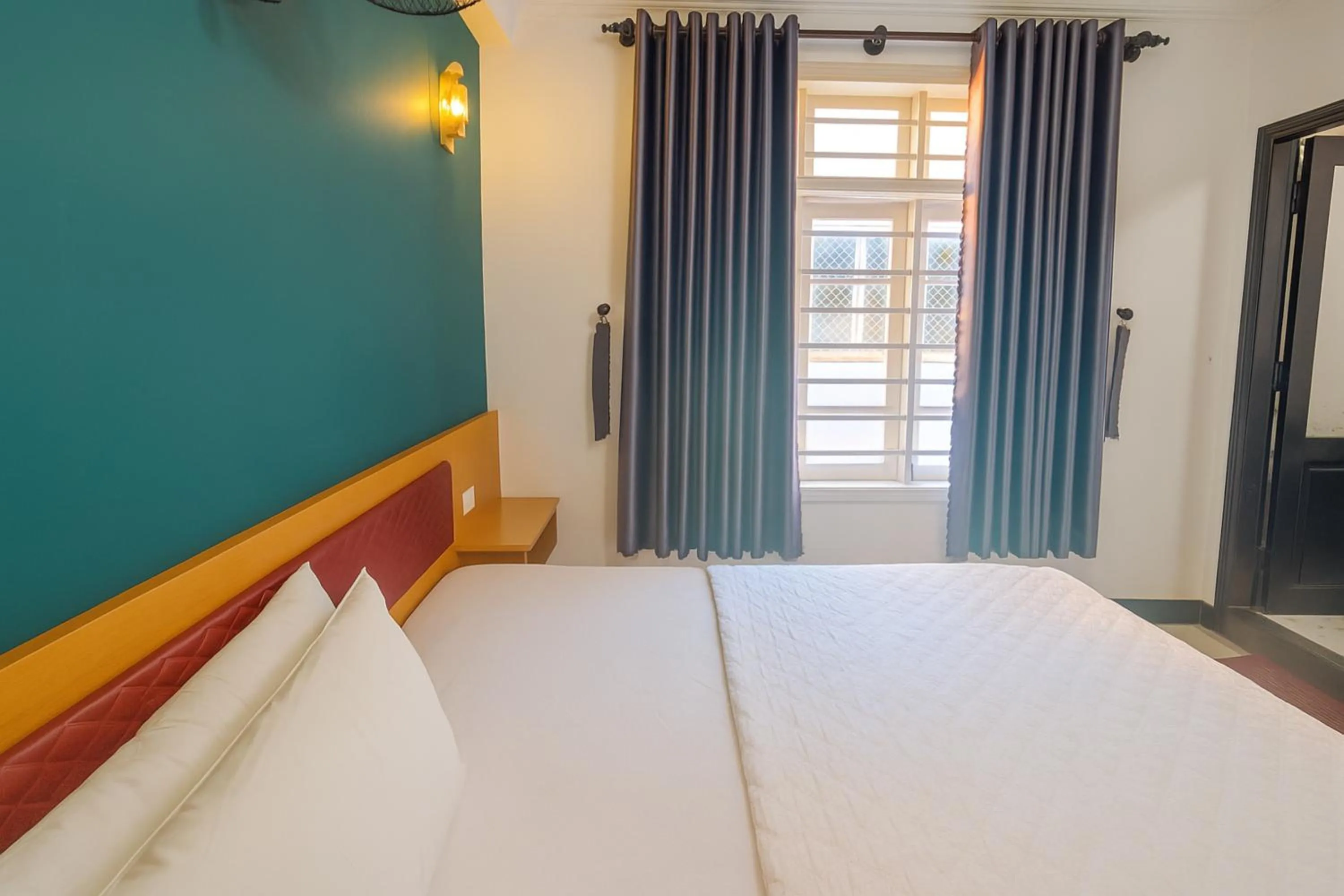 Photo of the whole room, Bed in Minh Hà Hotel Hồ Chí Minh