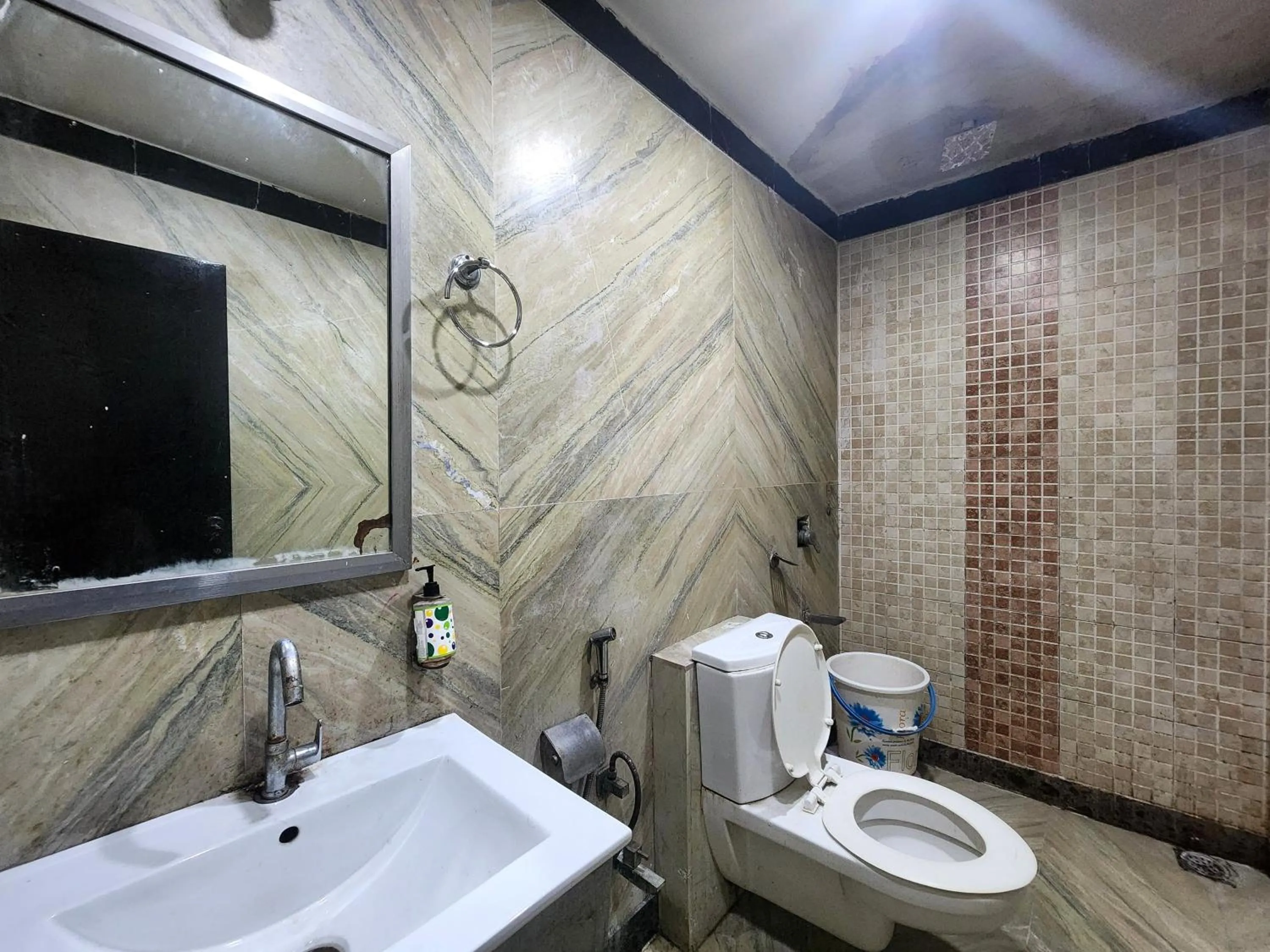 Bathroom in Hotel Florence Legacy