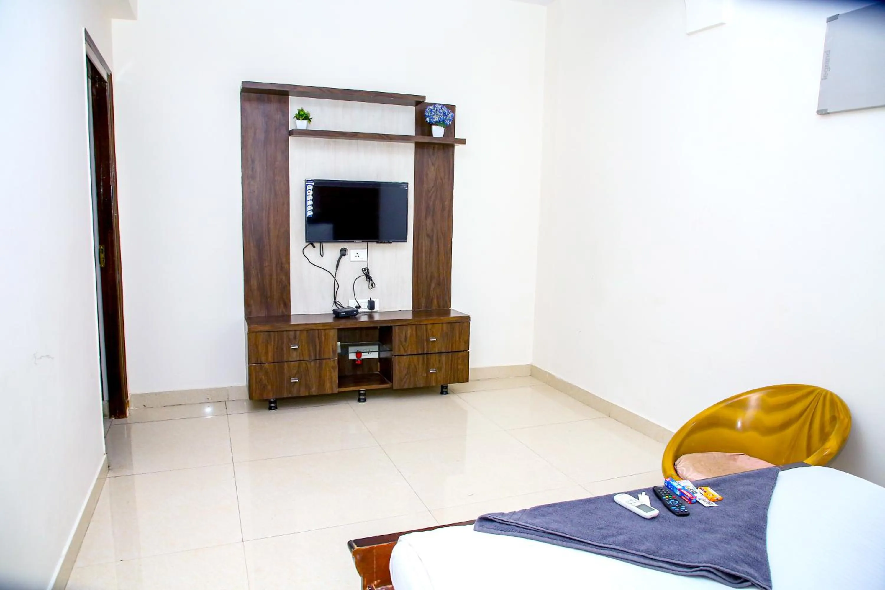 TV and multimedia in Sri Ramanjaneya Nilayam