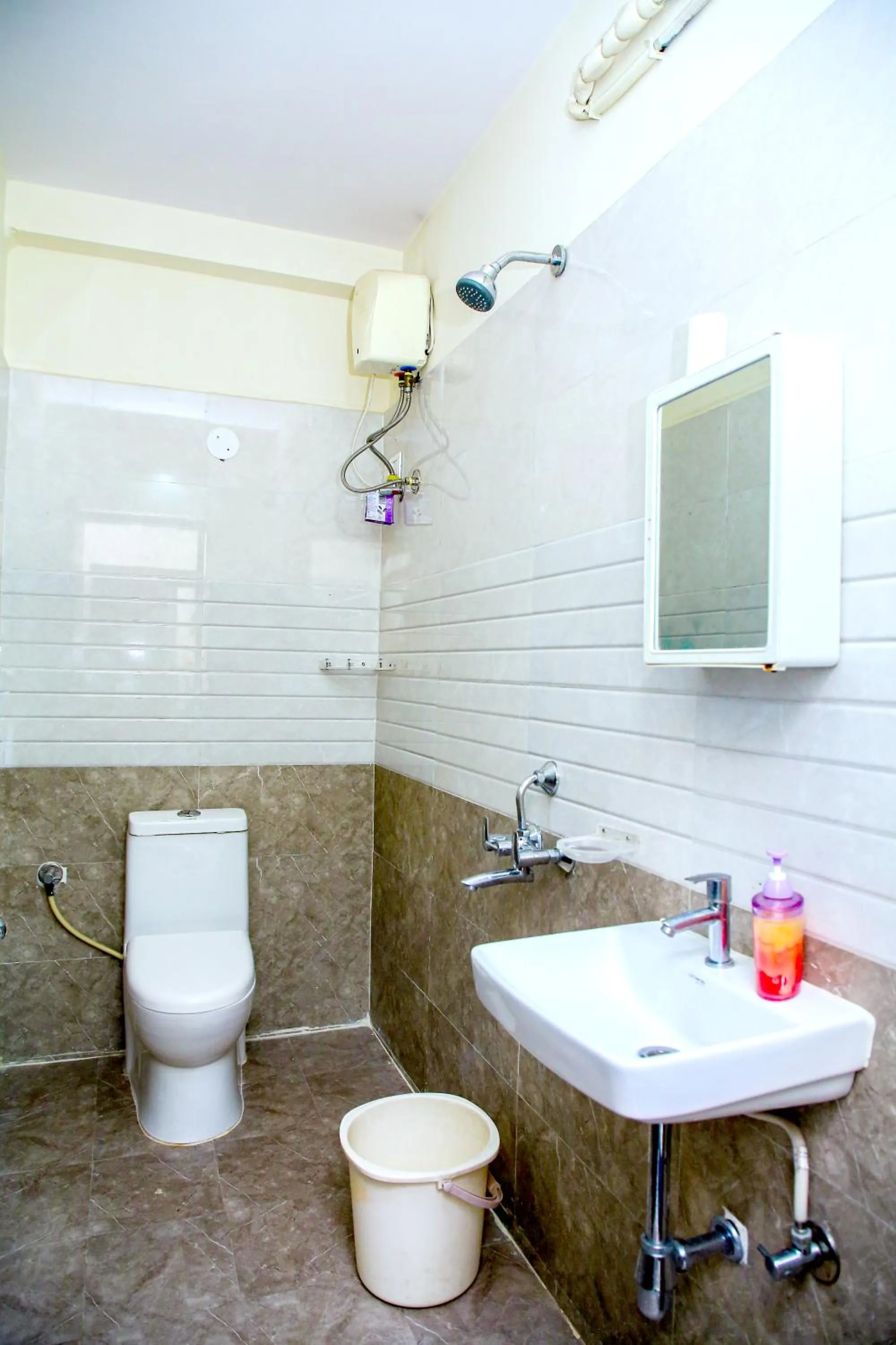 Shower in Sri Ramanjaneya Nilayam