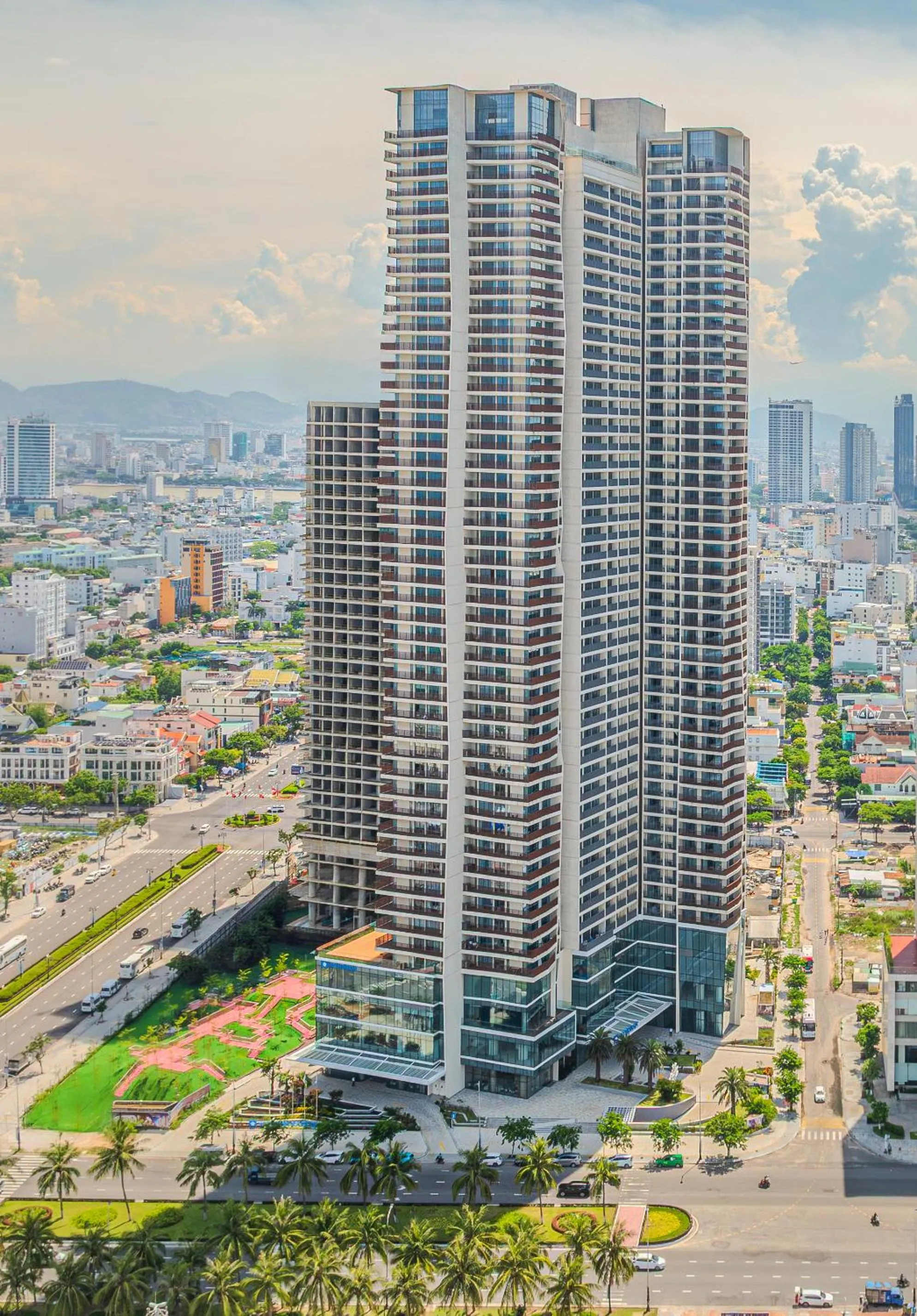 Property building in Wyndham Soleil Danang - Free Schedule Airport Shuttle