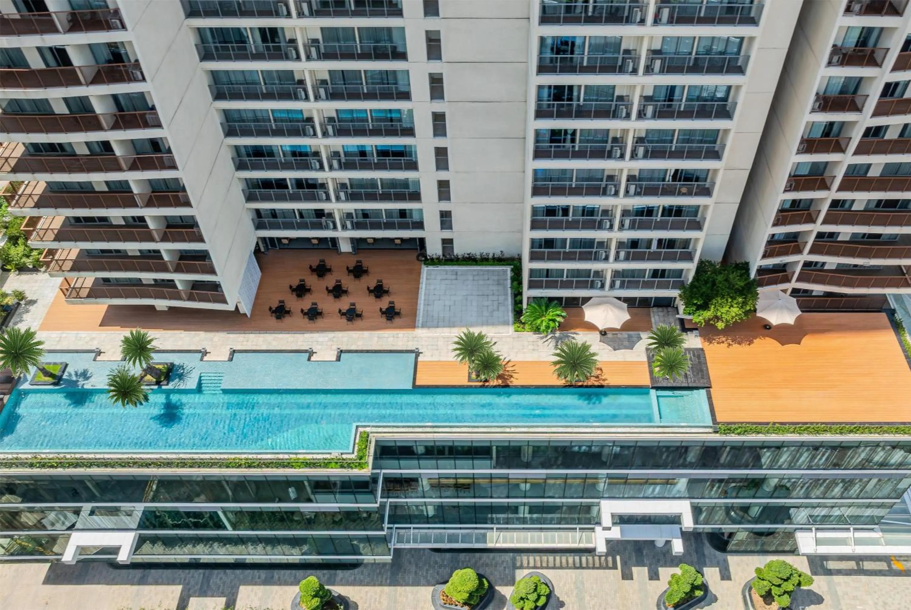 Pool view in Wyndham Soleil Danang - Free Schedule Airport Shuttle