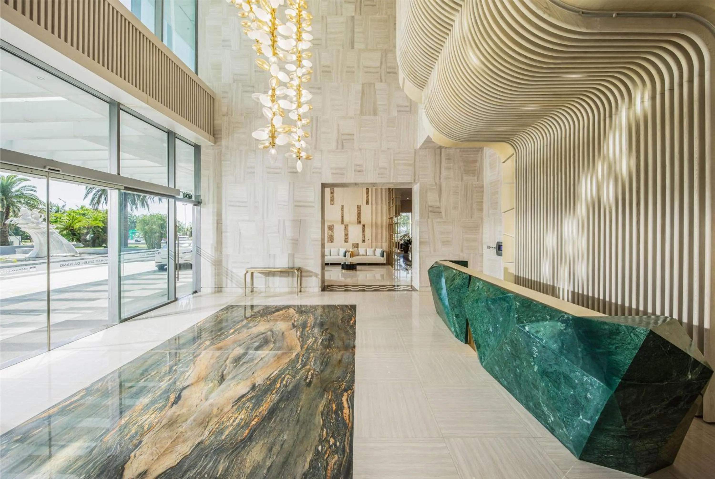 Lobby or reception in Wyndham Soleil Danang - Free Schedule Airport Shuttle