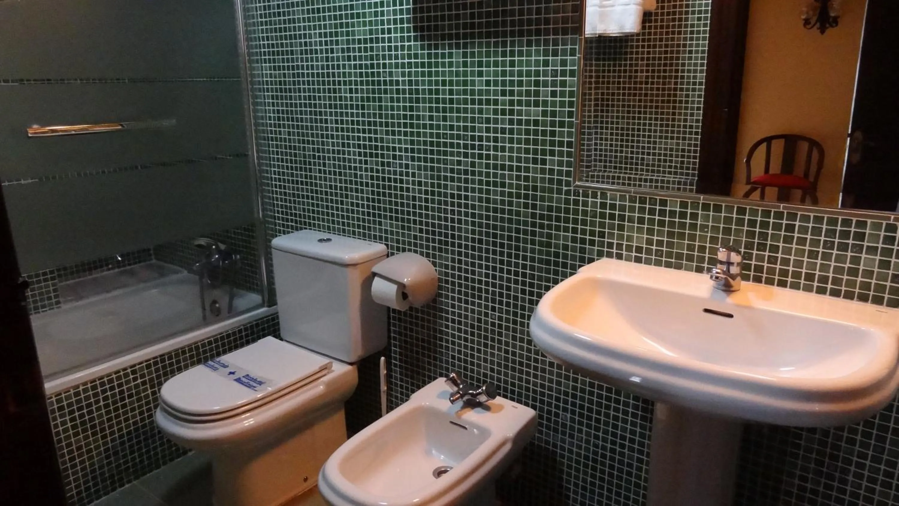 Photo of the whole room in Hotel Intriago I & II